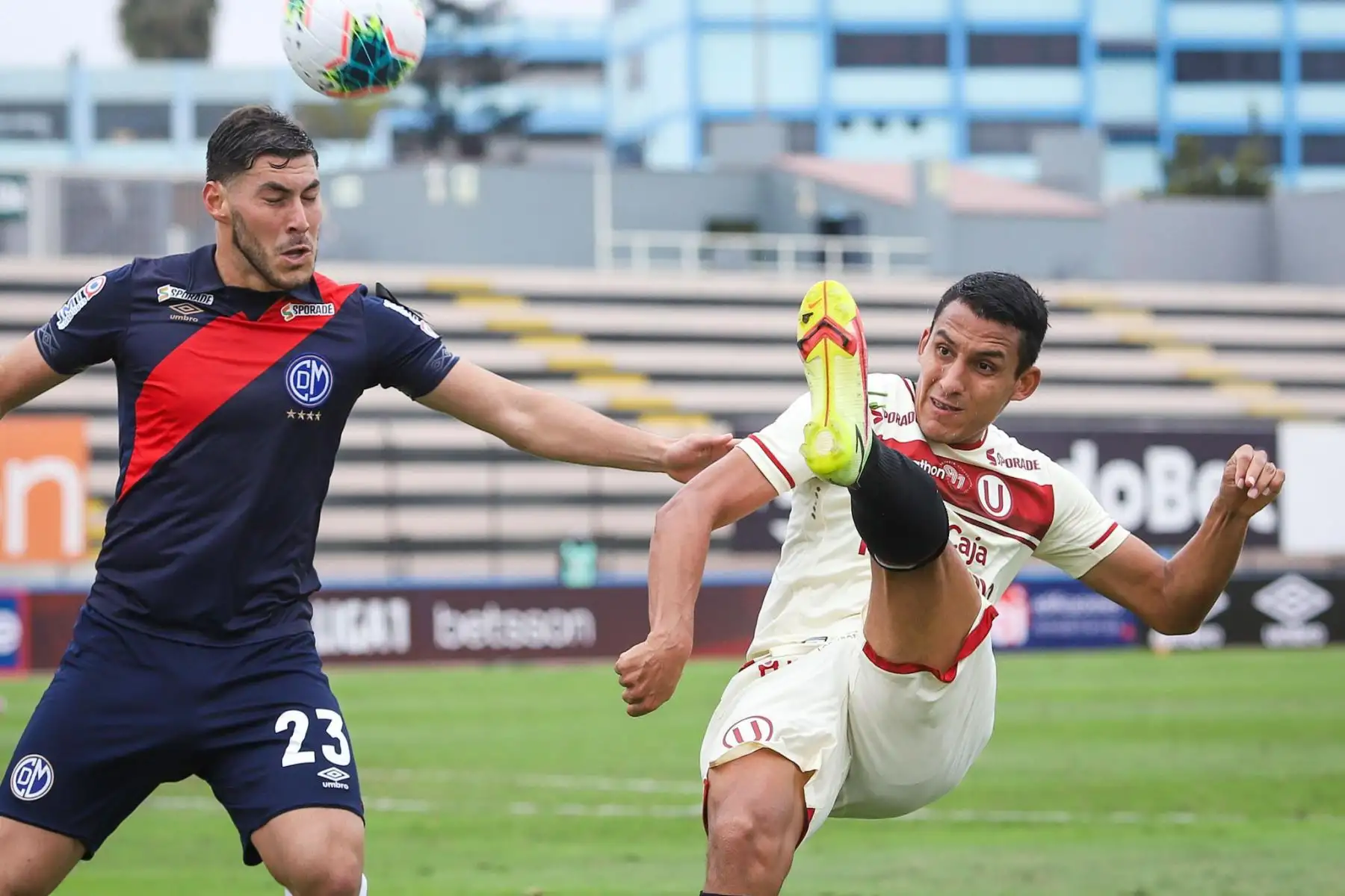 Universitario de Deportes se enfrenta a Deportivo Municipal en el estadio Miguel Grau del Callao por la Fase 2 de la Liga 1. Foto: FPF