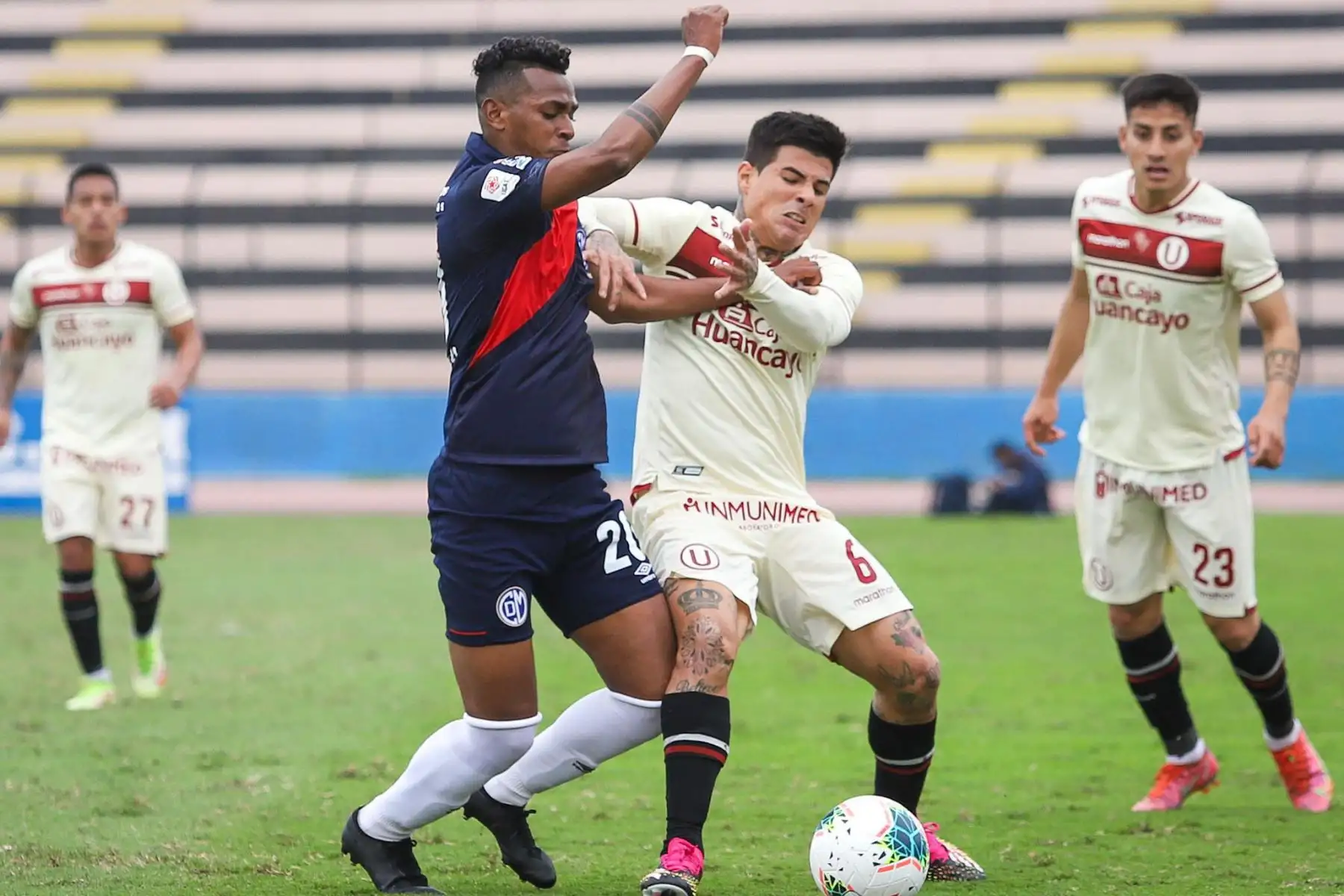Universitario de Deportes se enfrenta a Deportivo Municipal en el estadio Miguel Grau del Callao por la Fase 2 de la Liga 1. Foto: FPF