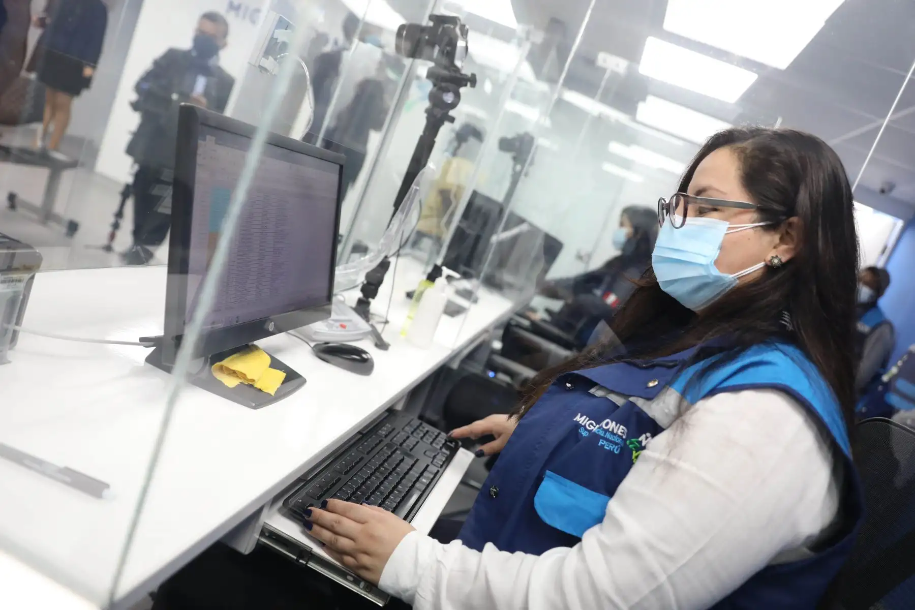 Migraciones amplia atención de su agencia en el centro empresarial del Jockey Plaza, donde pasará de 50 citas diarias a 300 citas en esta oficina del centro comercial.
Foto: ANDINA/Andrés Valle