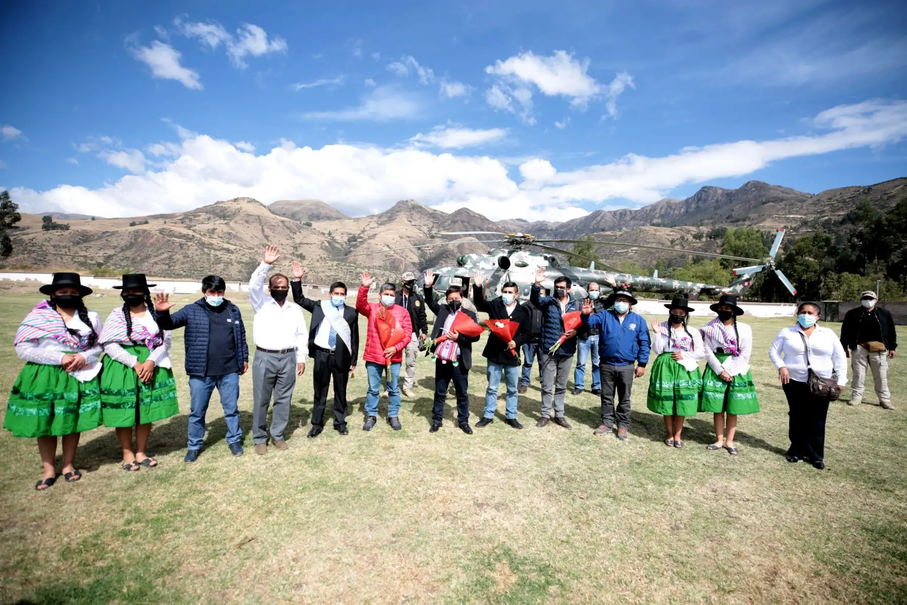 El presidente del Consejo de Ministros, Guido Bellido, participa en el espacio de diálogo para el desarrollo del distrito de Canaria en la región Ayacucho. Foto: ANDINA/PCM