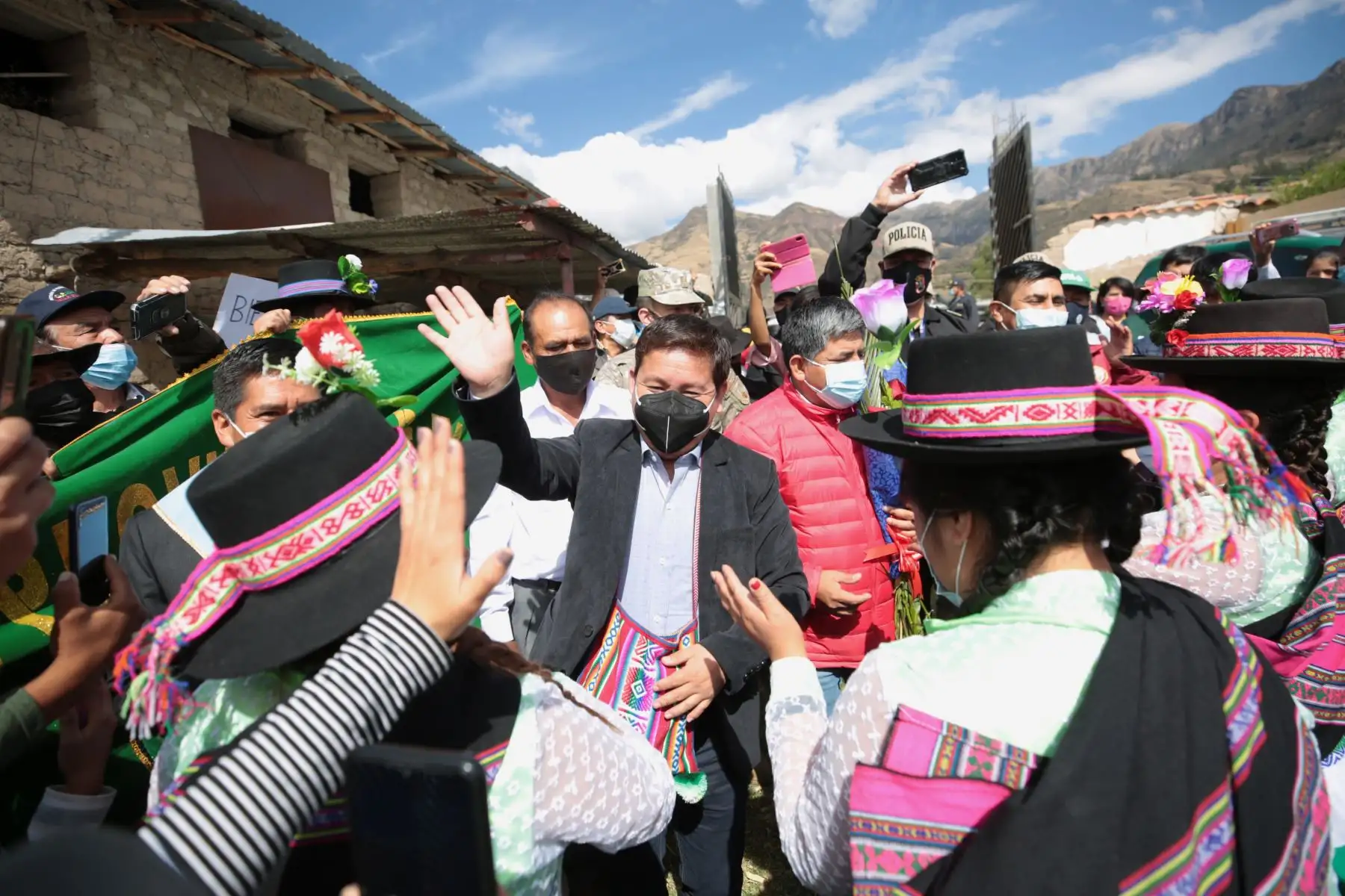 El presidente del Consejo de Ministros, Guido Bellido, participa en el espacio de diálogo para el desarrollo del distrito de Canaria en la región Ayacucho. Foto: ANDINA/PCM