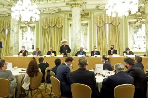 El presidente Pedro Castillo se reúne con empresarios de la Cámara de Comercio de Estados Unidos. Foto: ANDINA/ Prensa Presidencia.