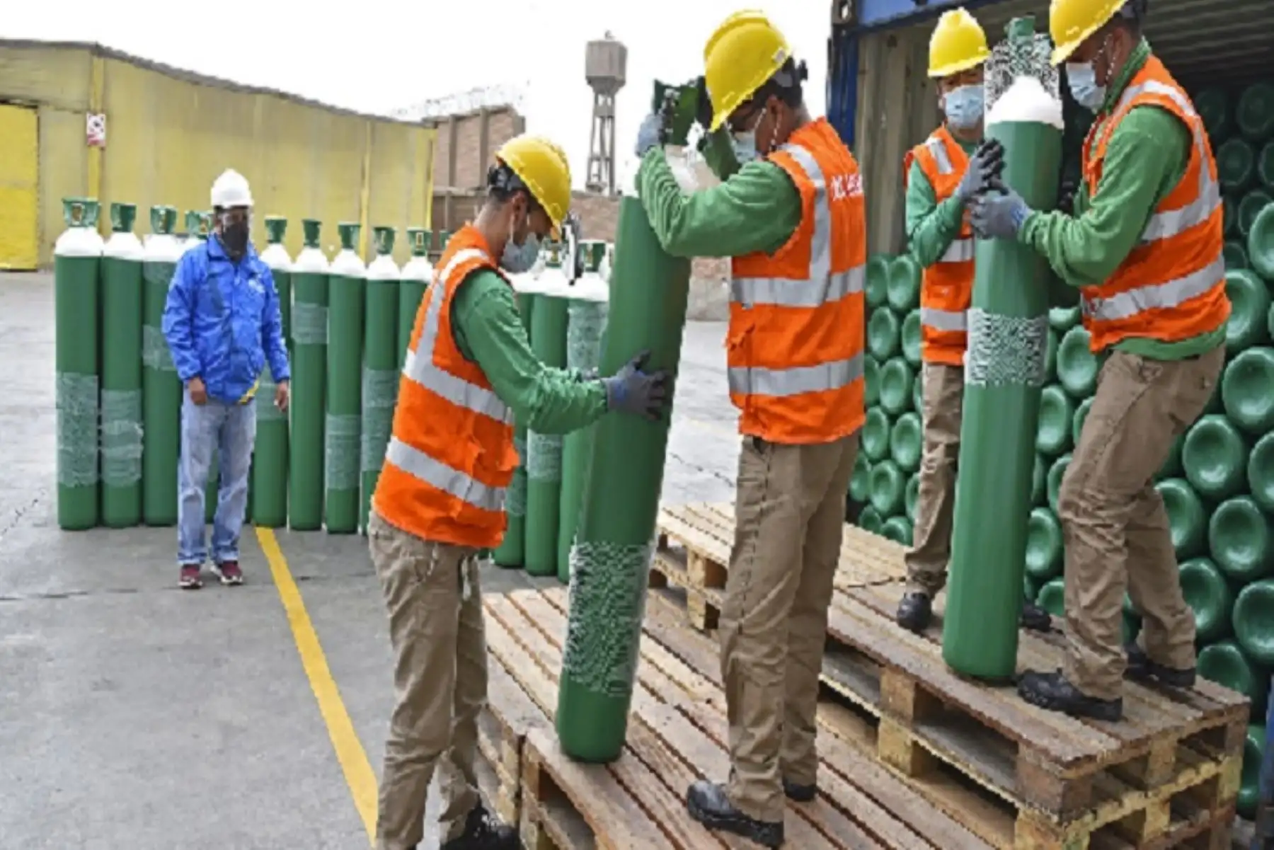 Este lote es parte de una importante compra internacional, gestionada por el Proyecto Legado, de más de 14,000 cilindros de oxígeno.
