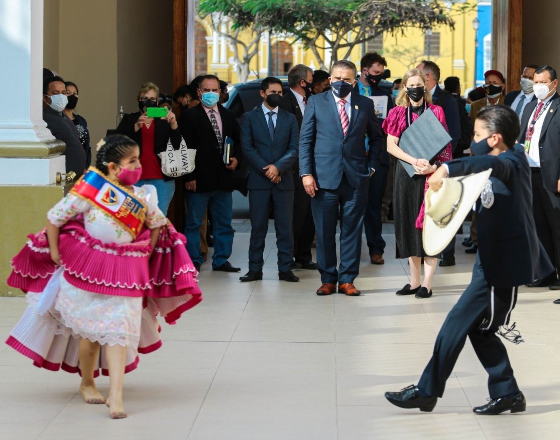 La marinera norteña, el tradicional baile de Trujillo vuelve  a los escenarios y en La Libertad se preparan para organizar el Festival Nacional Estudiantil que se realizará en noviembre.