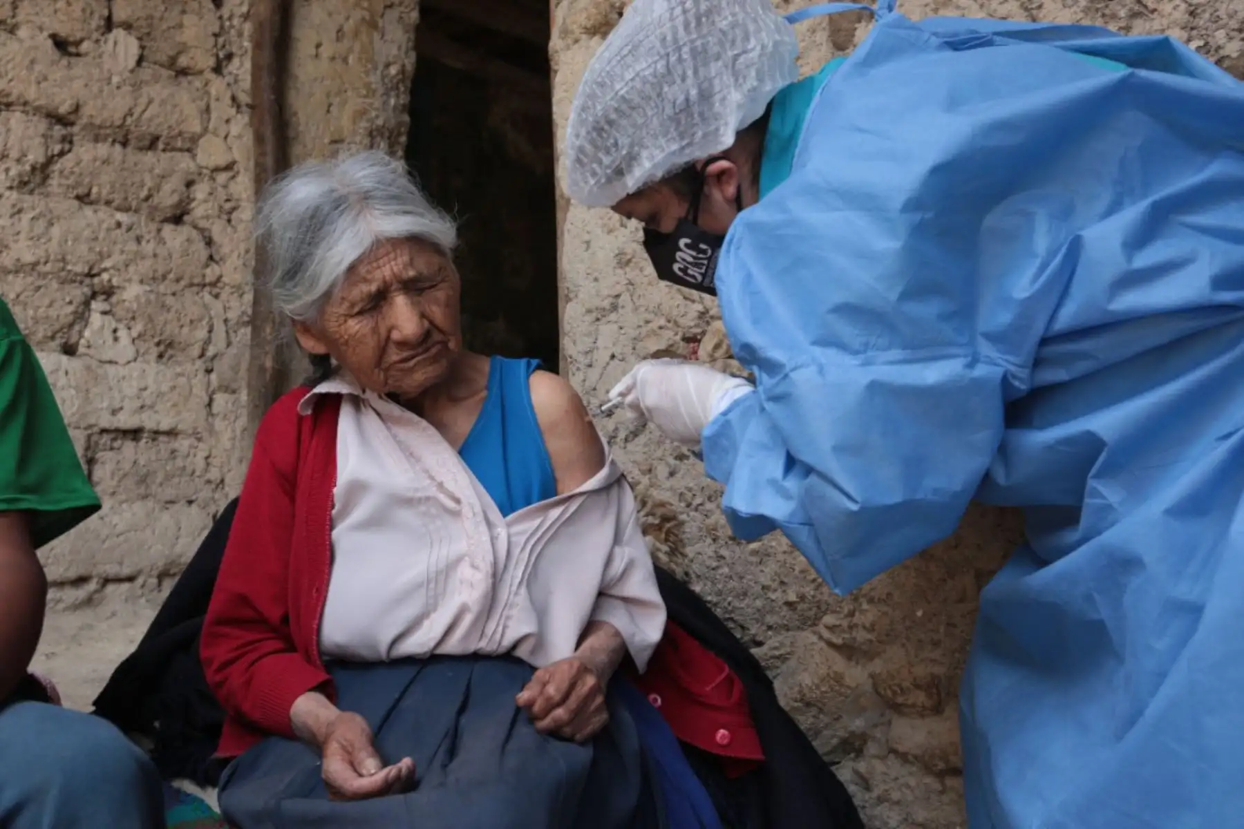 Pobladores de diversas provincias de Cajamarca reciben la vacuna contra la covid-19. Foto: ANDINA/Difusión
