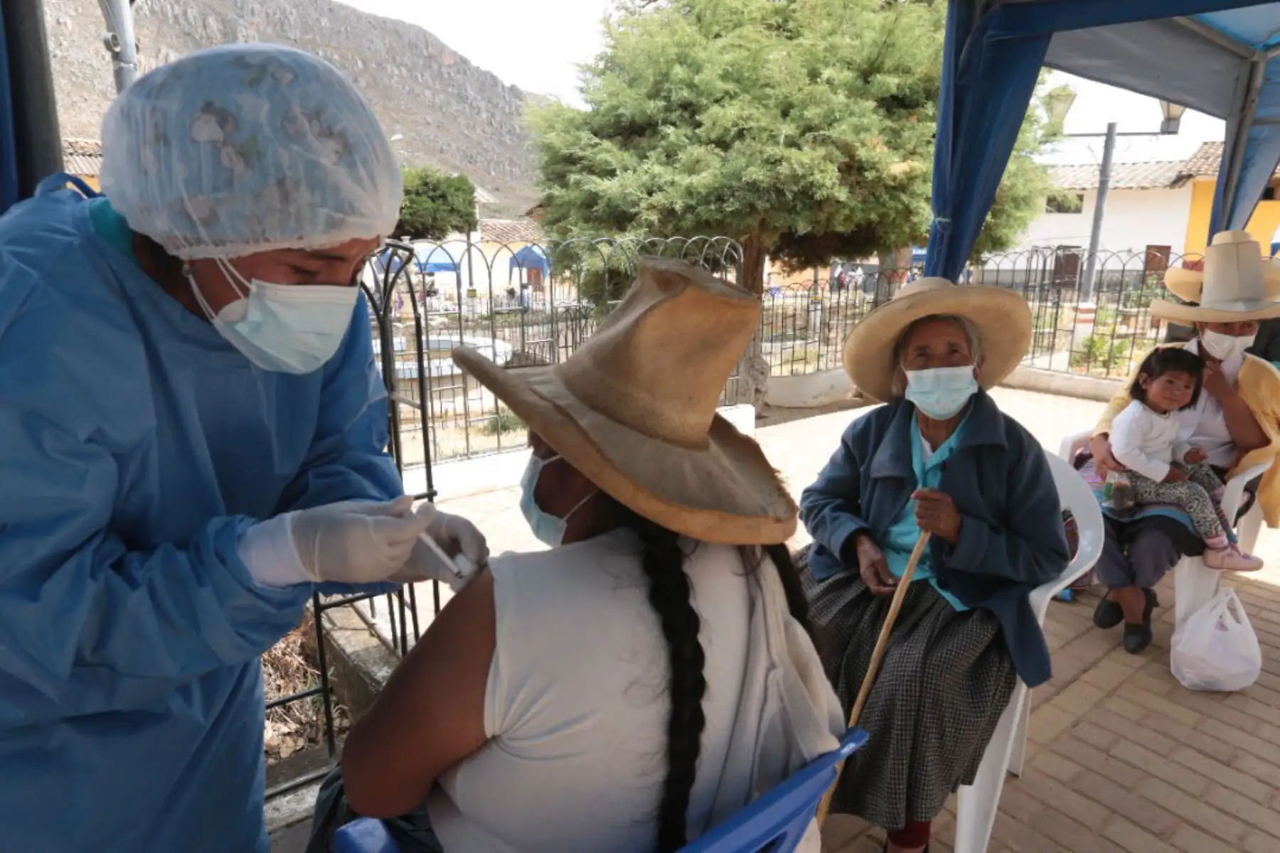 Pobladores de diversas provincias de Cajamarca reciben la vacuna contra la covid-19. Foto: ANDINA/Difusión