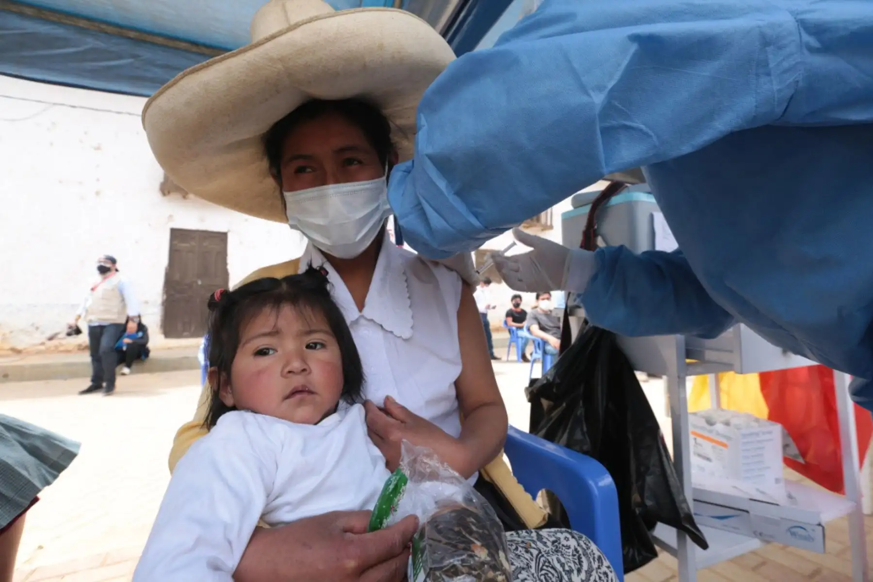 Pobladores de diversas provincias de Cajamarca reciben la vacuna contra la covid-19. Foto: ANDINA/Difusión