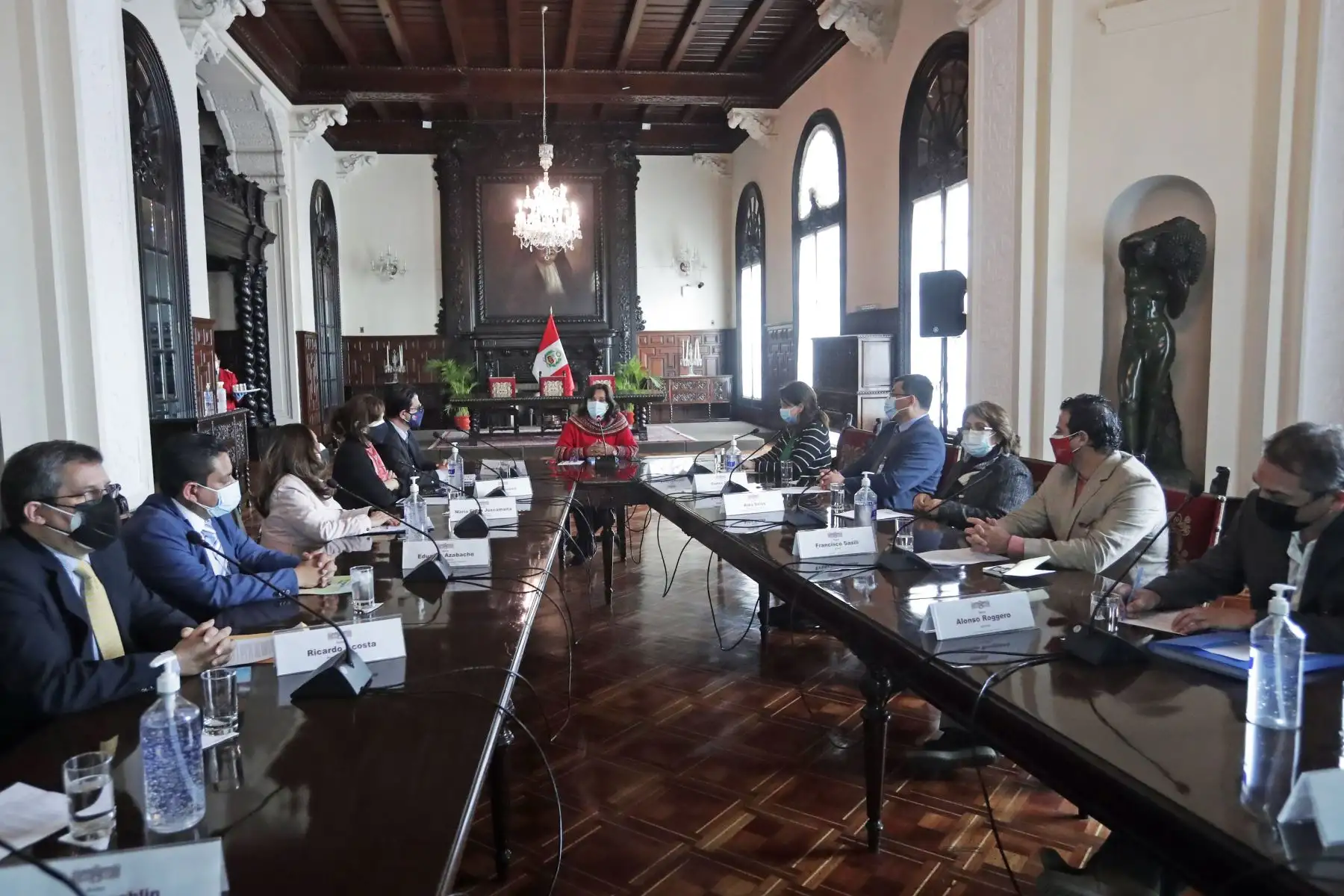 La vicepresidenta Dina Boluarte se reunió con los operadores aerocomerciales y turísticos. Foto: ANDINA/Prensa Presidencia