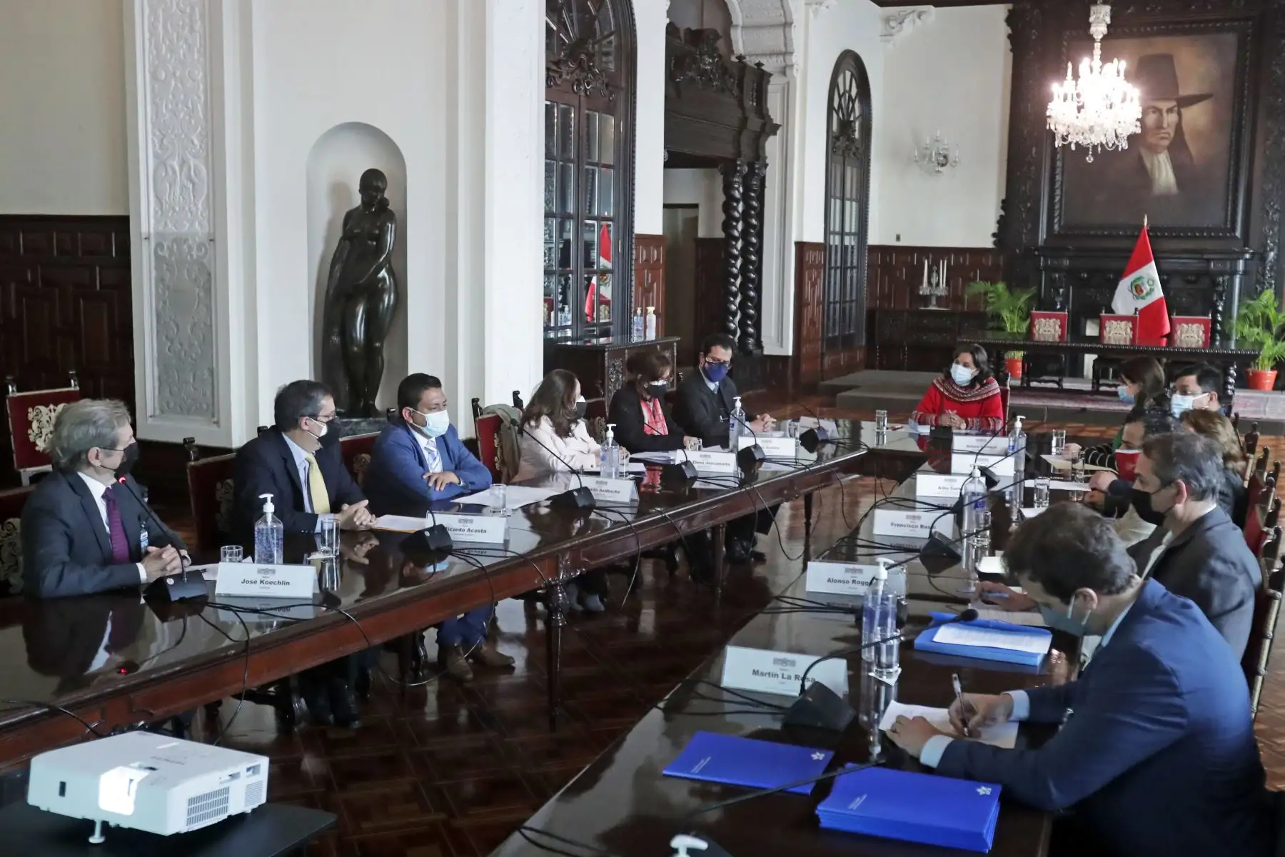 La vicepresidenta Dina Boluarte se reunió con los operadores aerocomerciales y turísticos. Foto: ANDINA/Prensa Presidencia