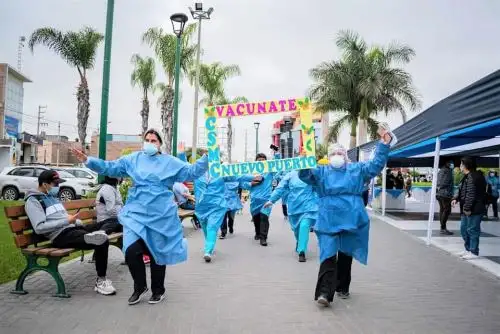 Personal de Salud convoca a la población ancashina a vacunarse contra la covid-19.