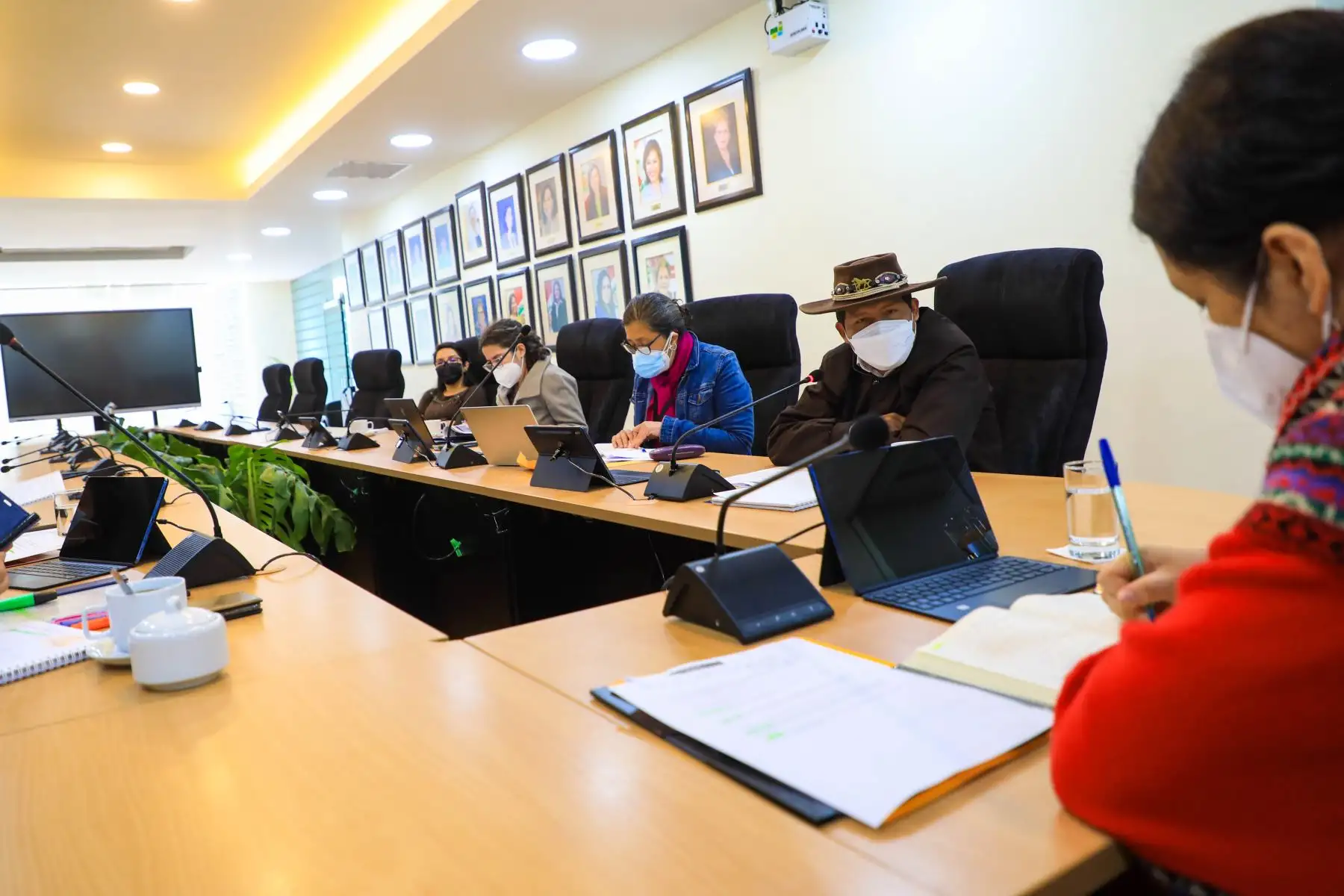 Reunión con ministro de Desarrollo Agrario y Riego sobre acciones conjuntas del Ejecutivo a la mujer agraria. Foto: Mimp