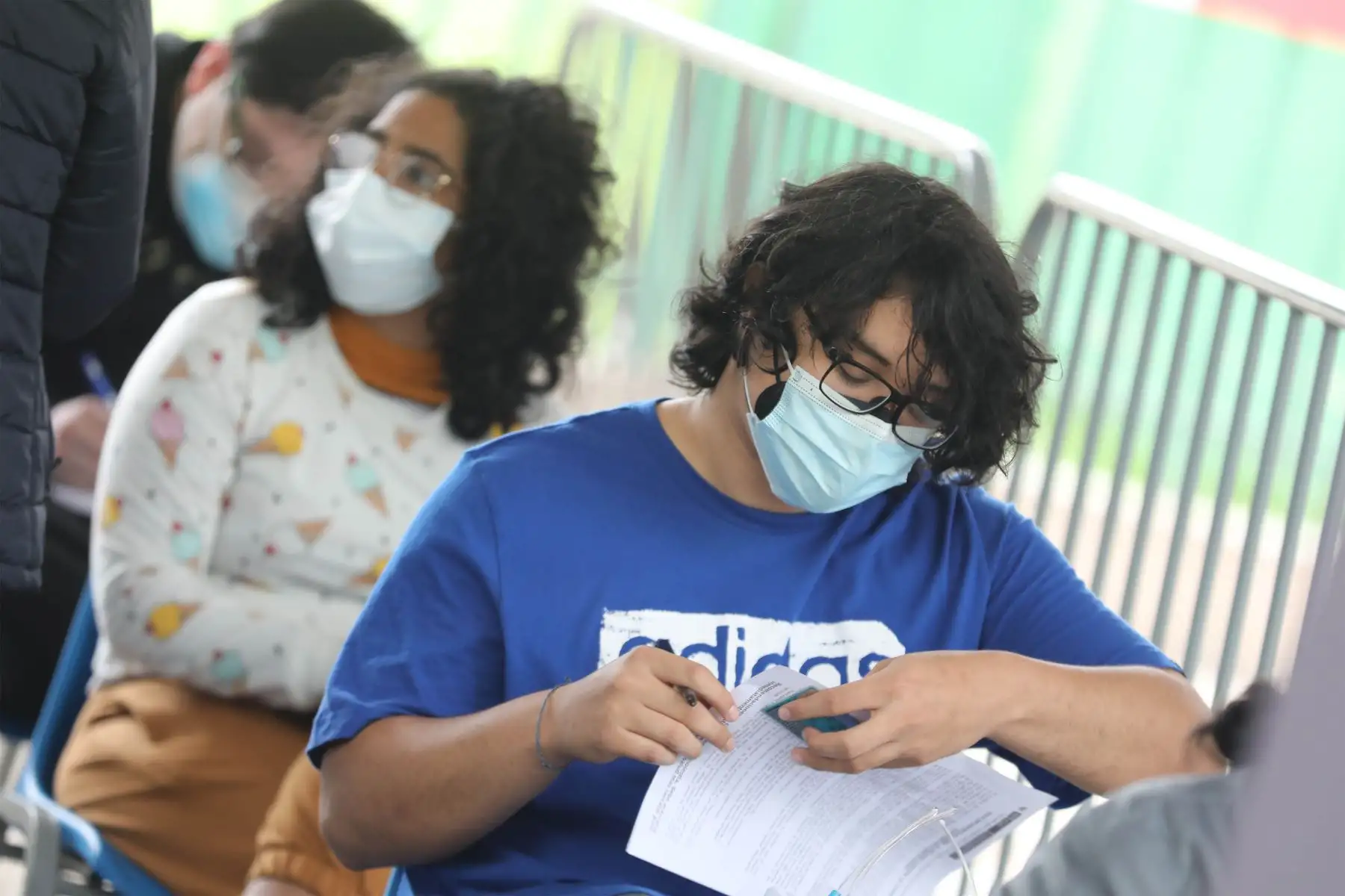 El Ministerio de Salud realiza la supervisión del inicio de la vacunación contra la covid-19 a las personas mayores de 23 años de edad.
Foto: ANDINA/ Andrés Valle