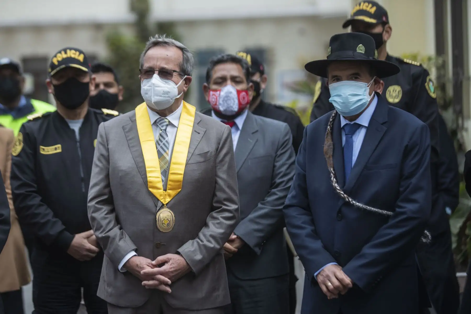 Ministro de Cultura, Ciro Gálvez acompañado del Alcalde de Miraflores, Luis Molina y representantes del ministerio de Defensa participaron del pasacalle “Construyendo una Cultura de Paz”. Comparsas de organizaciones culturales desfilaron por la avenida Larco y alrededores del distrito de Miraflores, e hicieron una parada en la Fuente del Paseo de la Solidaridad en la calle Tarata como parte del homenaje por el Día Internacional de La Paz. Foto: ANDINA/Carla Patiño