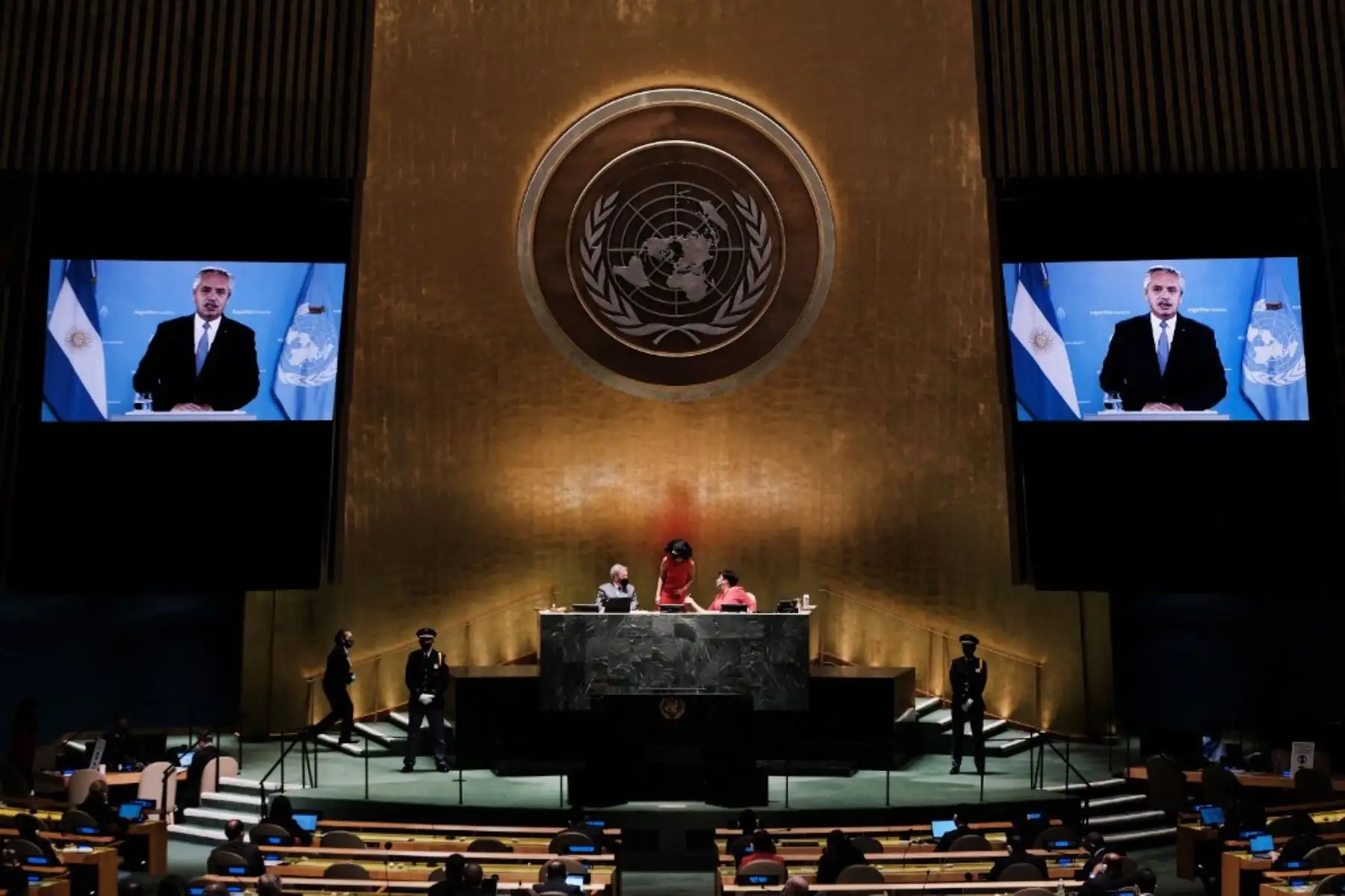 El presidente de Argentina, Alberto Fernández, se dirige virtualmente al 76 ° período de sesiones de la Asamblea General de la ONU el 21 de septiembre de 2021 en Nueva York. Foto: AFP