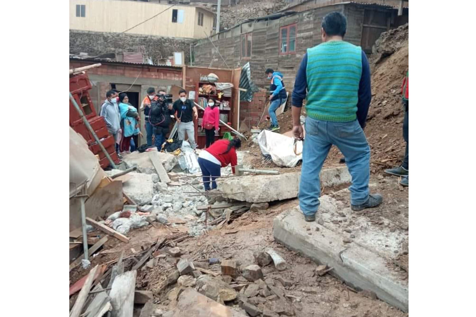 Derrumbe en Puente Piedra. Foto: internet/medios.