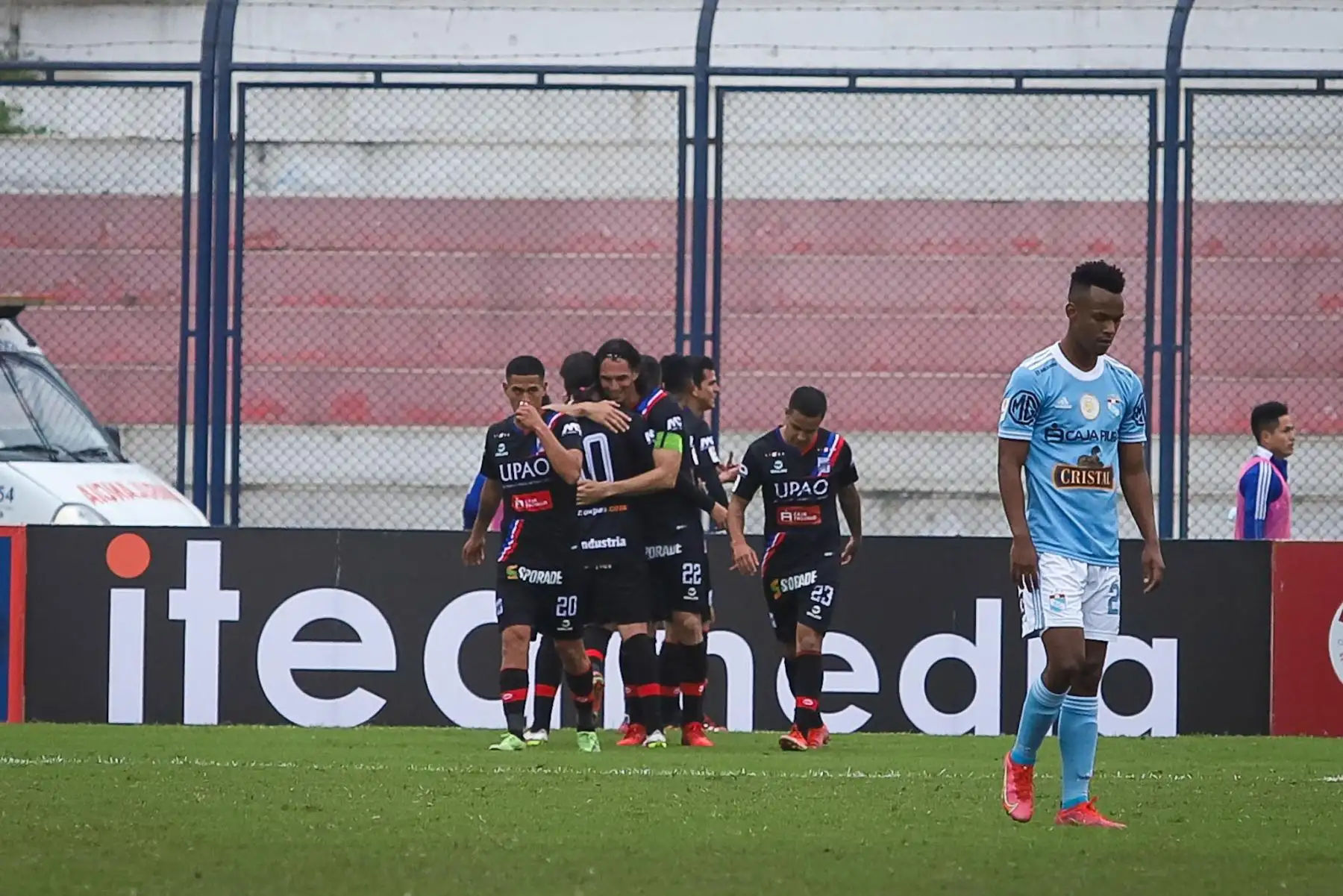 Osnar Noronha (61’) anota el tercero para el Tricolor. Carlos Manucci derrota 3-1 a Sporting Cristal por la Fase 2 de la Liga 1. Foto: FPF