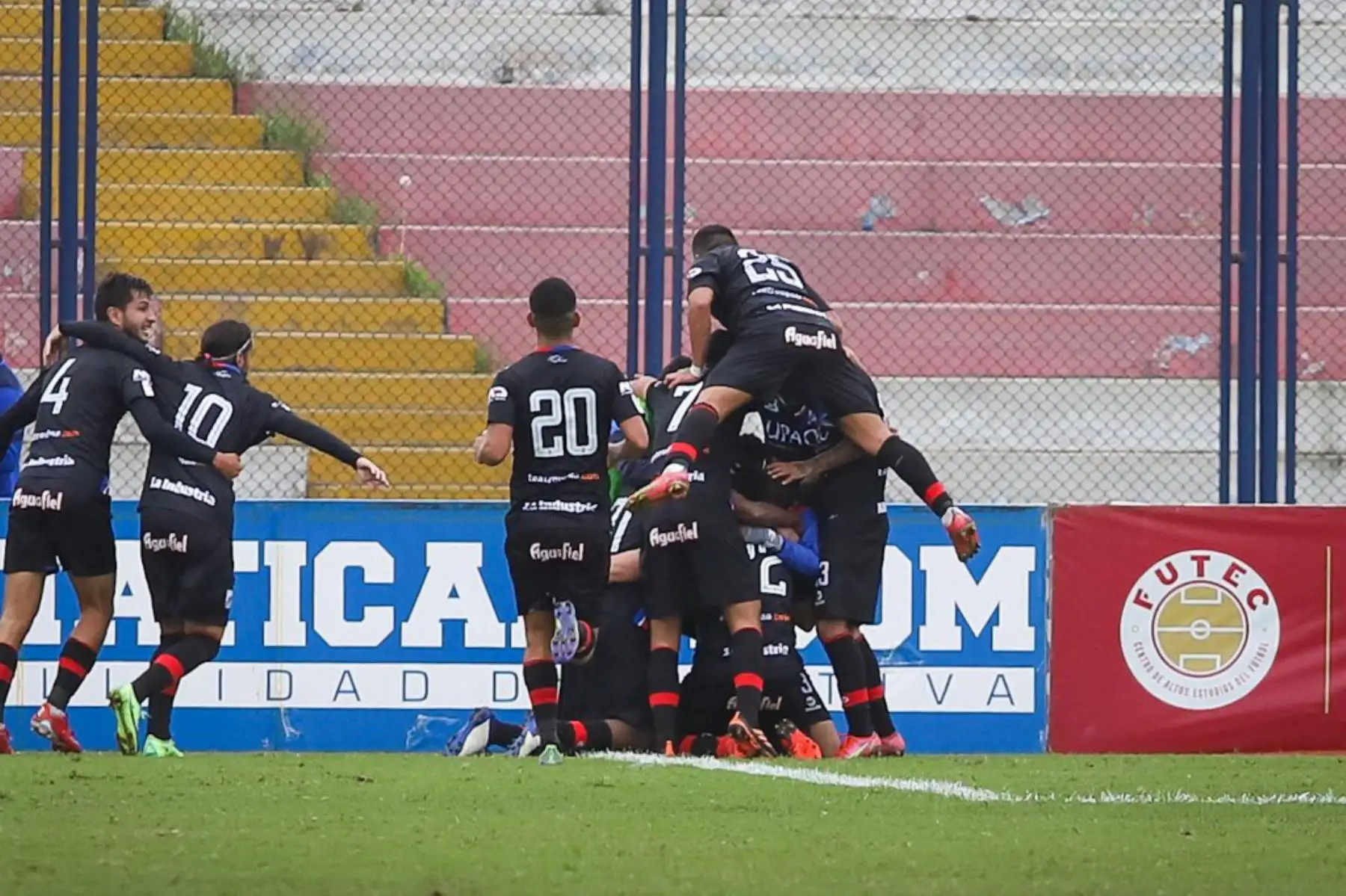 José Carlos Fernández pone el 2-0. Carlos Manucci derrota 3-1 a Sporting Cristal por la Fase 2 de la Liga 1. Foto: FPF