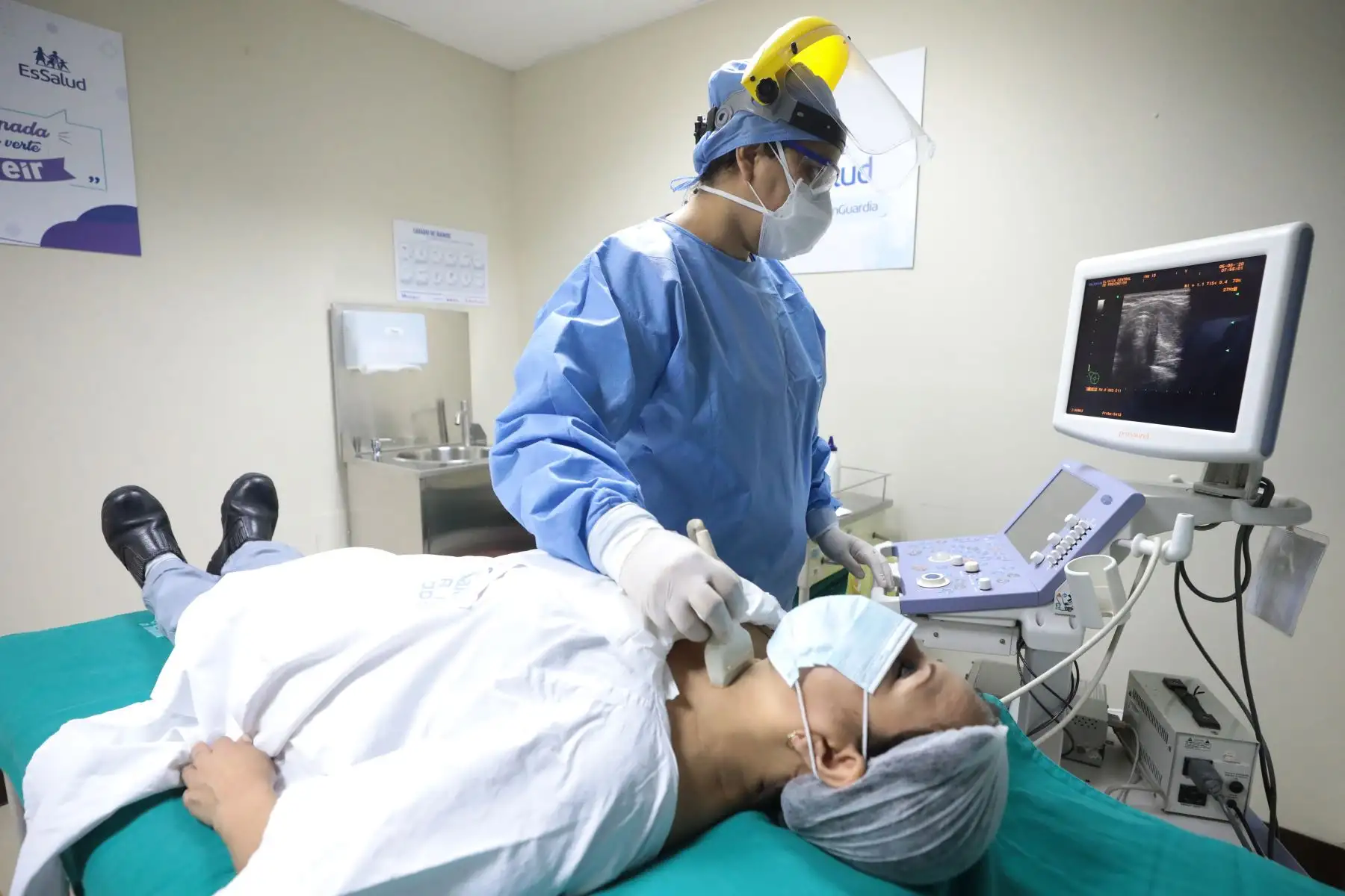 EsSalud realizó más de 160 mil atenciones en centros oncológicos preventivos de Lima y Callao