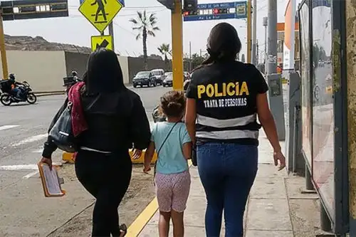 La Policía Nacional rescató en Arequipa a una niña boliviana de 11 años que fue captada por desconocidos a través de las redes sociales. Foto: ANDINA/Difusión.