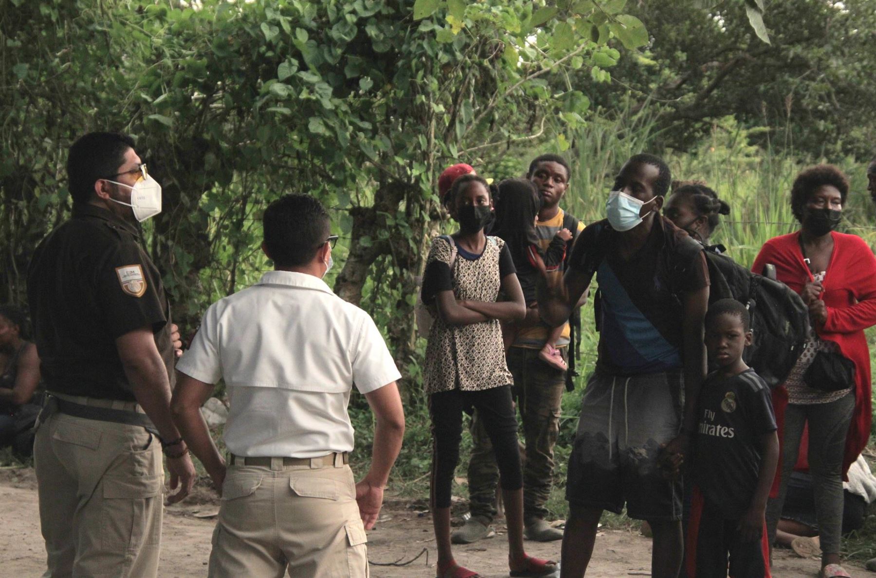 Migrantes haitianos son detenidos en el sur de México y retornados.