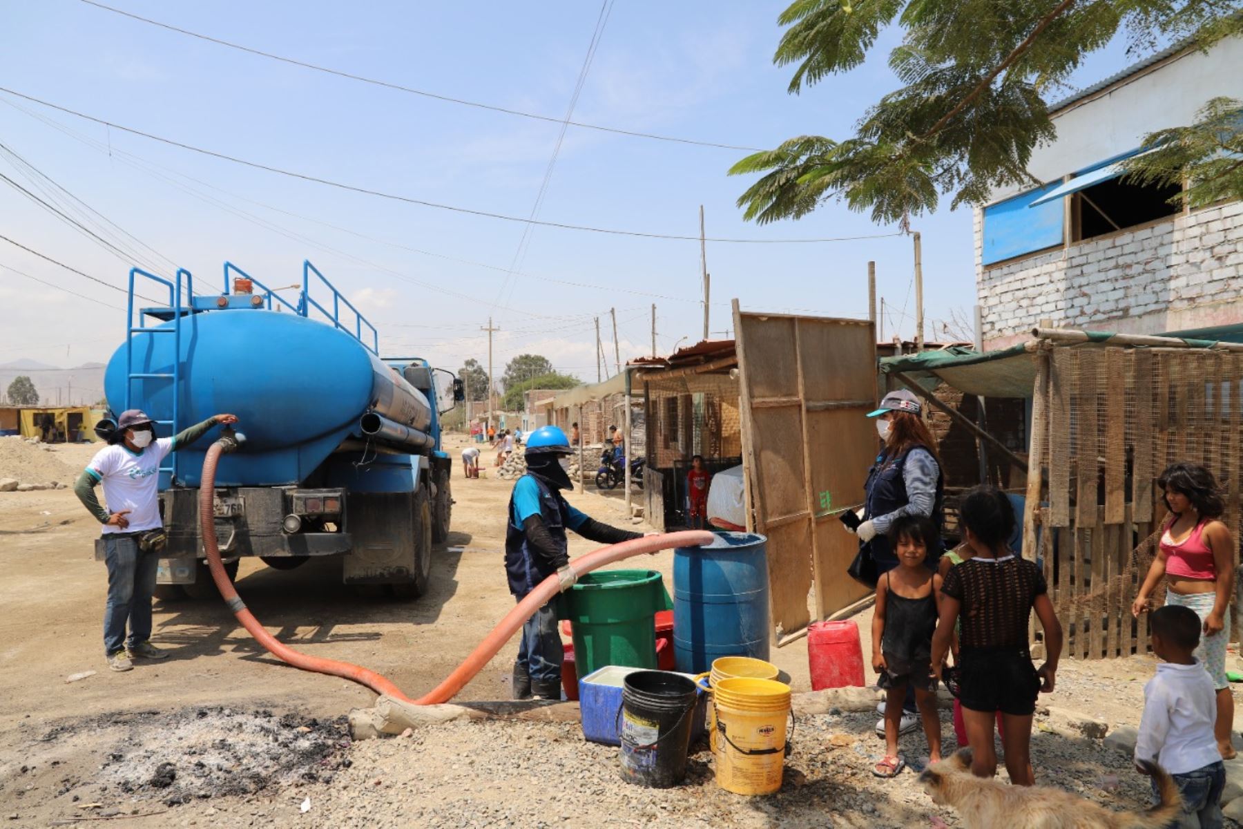 Ejecutivo transfiere recursos para abastecimiento de agua gratuita a familias vulnerables