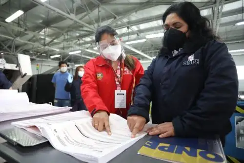 La ONPE sigue con los preparativos para la revocatoria y elecciones municipales de octubre.