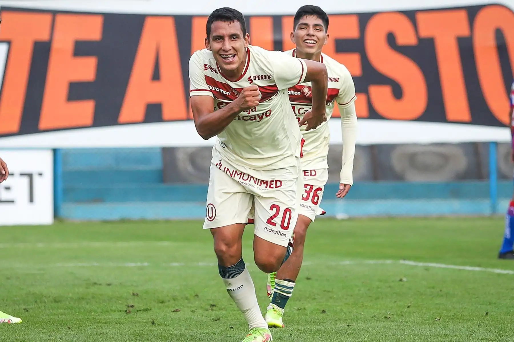 El futbolista Álex Valera de Universitario de Deportes  celebra su gol anotado ante el club Alianza UDH durante el partido de la fecha 12 de la Liga 1 en el estadio Alberto Gallardo. F
oto: @LigaFutProf El futbolista Álex Valera de Universitario de Deportes  celebra su gol anotado ante el club Alianza UDH durante el partido de la fecha 12 de la Liga 1 en el estadio Alberto Gallardo. F
oto: @LigaFutProf