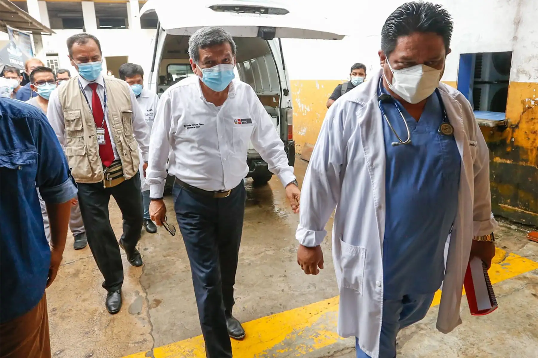 El ministro de Salud,  Hernando Cevallos supervisa las instalaciones del hospital de Iquitos verificando la infraestructura y protocolos ante la covid -19. 
Foto : Minsa