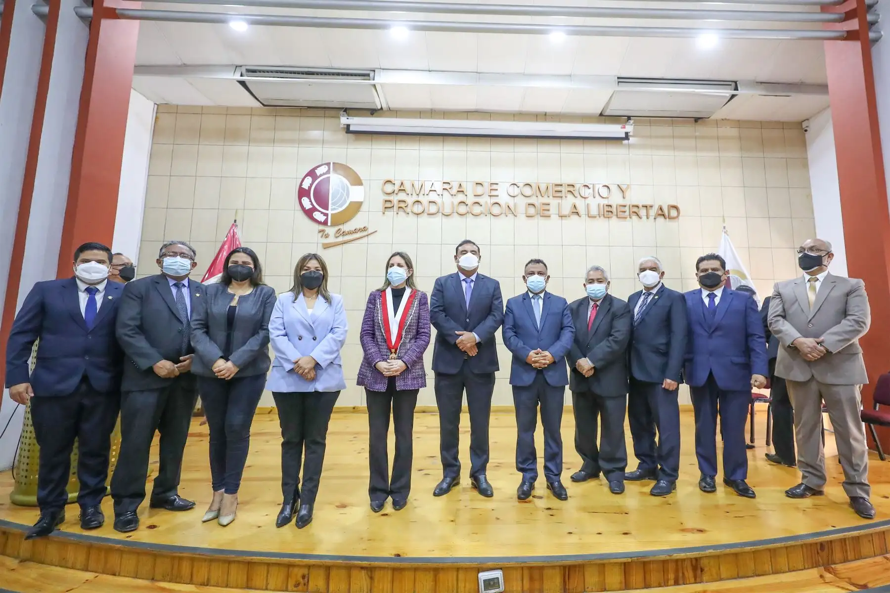 La presidenta del Congreso, Maricarmen Alva Prieto juramentó a la Bancada La Libertad en Trujillo
Foto: Congreso