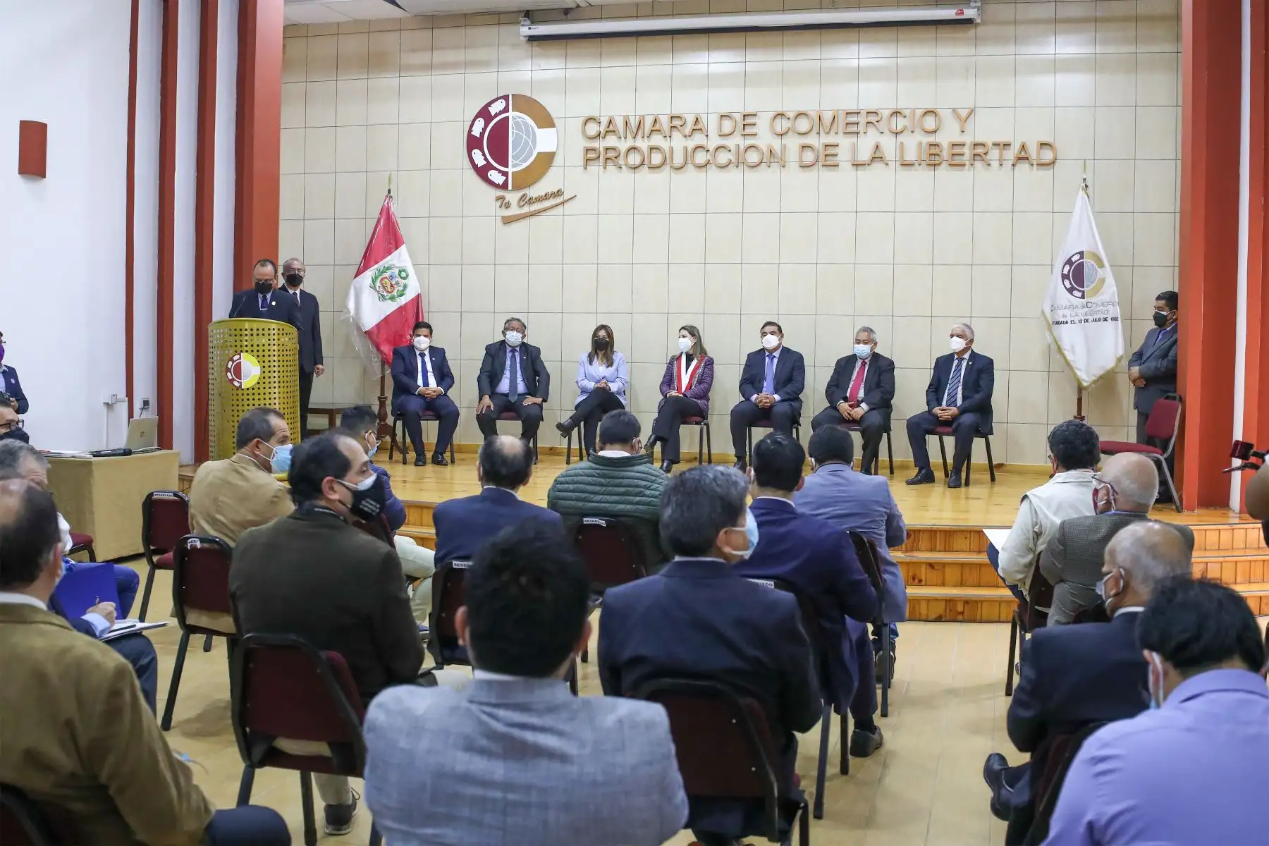 La presidenta del Congreso, Maricarmen Alva Prieto juramentó a la Bancada La Libertad en Trujillo
Foto: Congreso