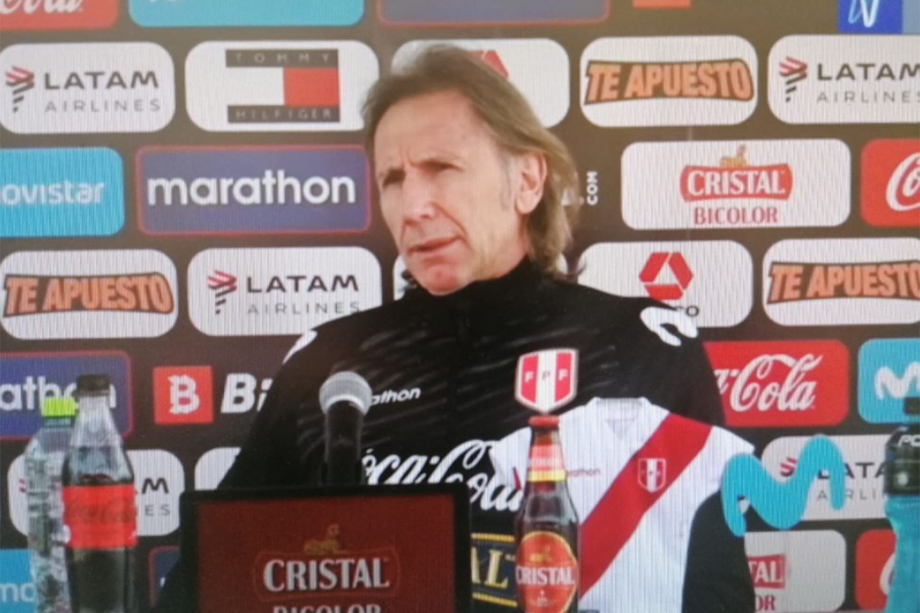 El entrenador Ricardo Gareca confía en que la selección peruana sacará buenos resultados en esta fecha triple. Foto: Captura TV