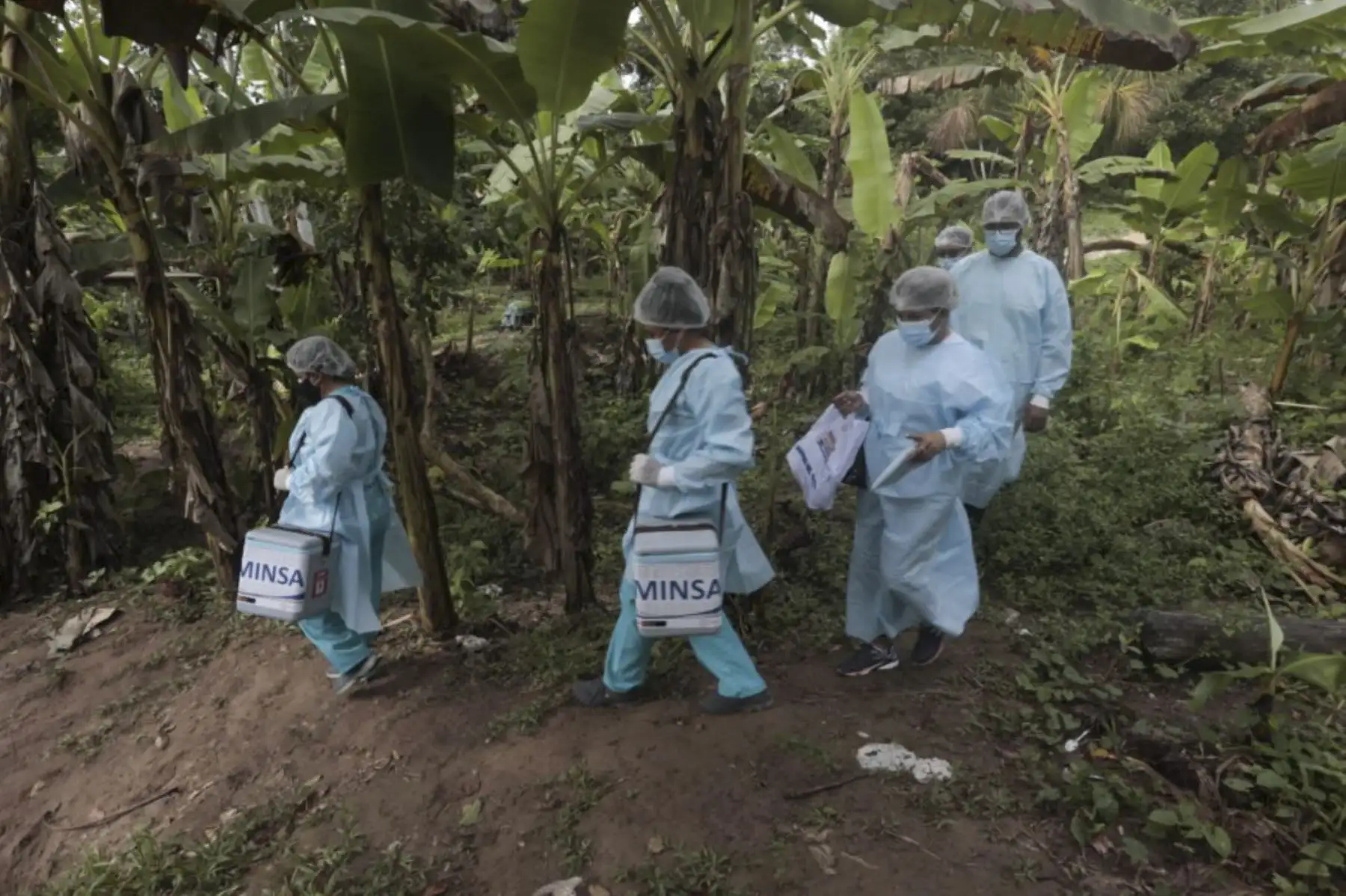 Brigadas de vacunación llegaron a la etnia Shawi, en el Alto Amazonas, para continuar inmunizando contra la covid-19 a la población de las zonas más alejadas del país. Foto: ANDINA/Minsa