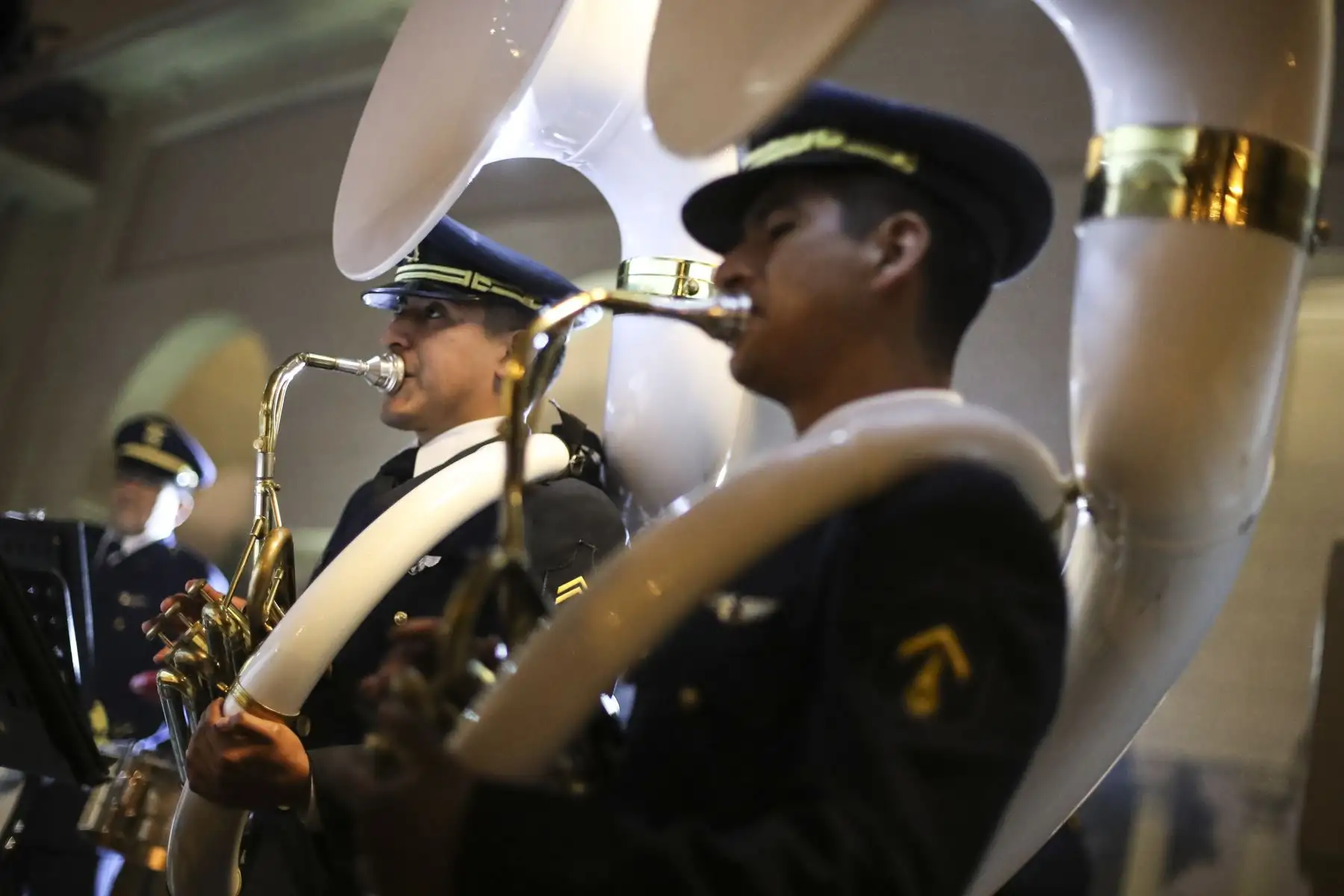 La Banda Conjunta de las Fuerzas Armadas ofreció esta noche una retreta musical en el Circuito Mágico del Agua en el marco de las celebraciones por su día. Decenas de personas disfrutaron de una velada de entretenimiento, música y danzas. Foto: ANDINA/Carla Patiño