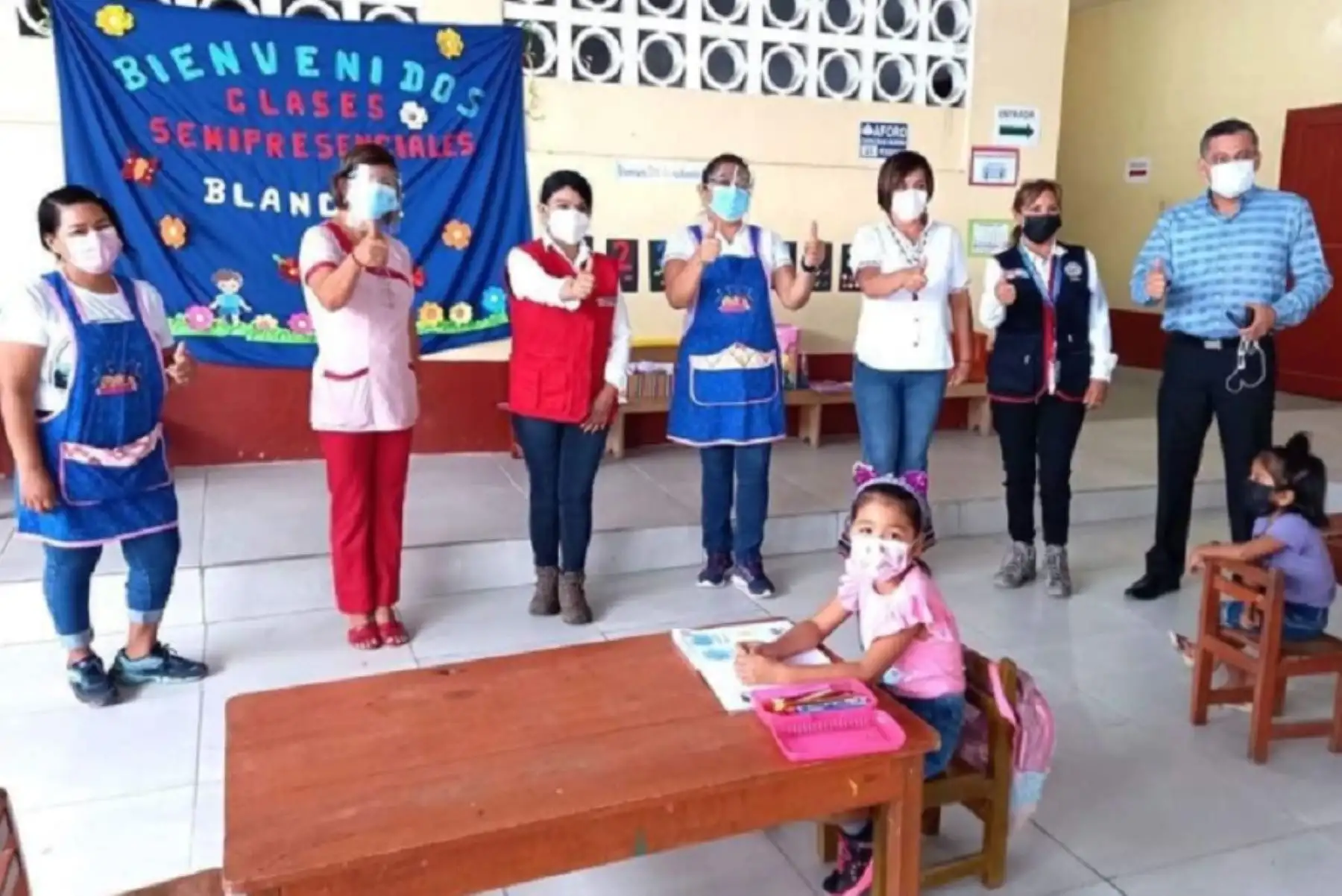 La viceministra de Gestión Pedagógica del Ministerio de Educación, Vanessa Toribio, destacó en  la región Loreto el esfuerzo de padres de familia y docentes para acelerar el retorno a las clases semipresenciales durante la emergencia sanitaria y el trabajo de los jóvenes voluntarios que apoyan en el tratamiento de escolares de los Centros Educativos de Educación Especial.