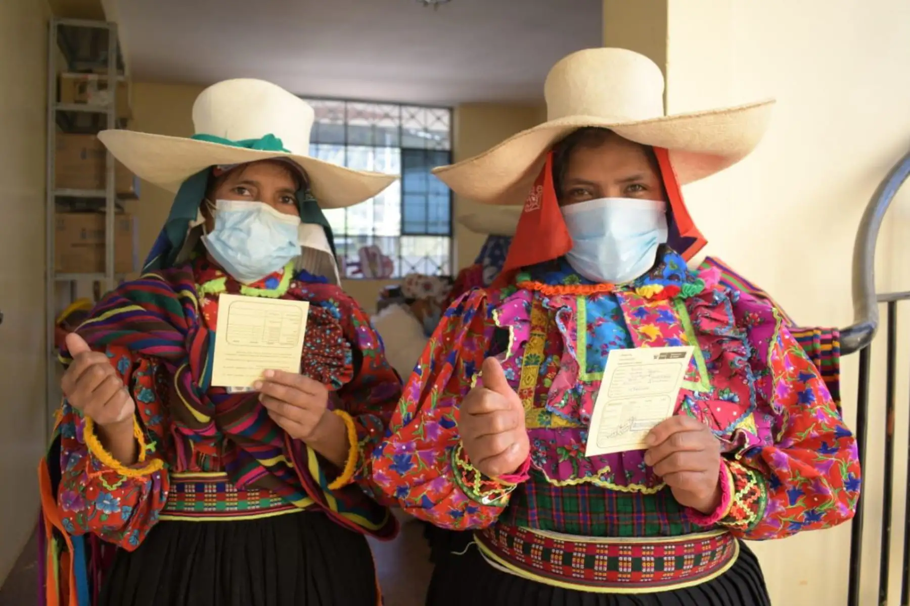 En Lambayeque, los pobladores de 18 años a más del distrito de Incahuasi, acuden a los centros de vacunación ubicados en Uyurpampa e Incahuasi para recibir la vacuna contra la Covid-19. Foto: ANDINA/MINSA