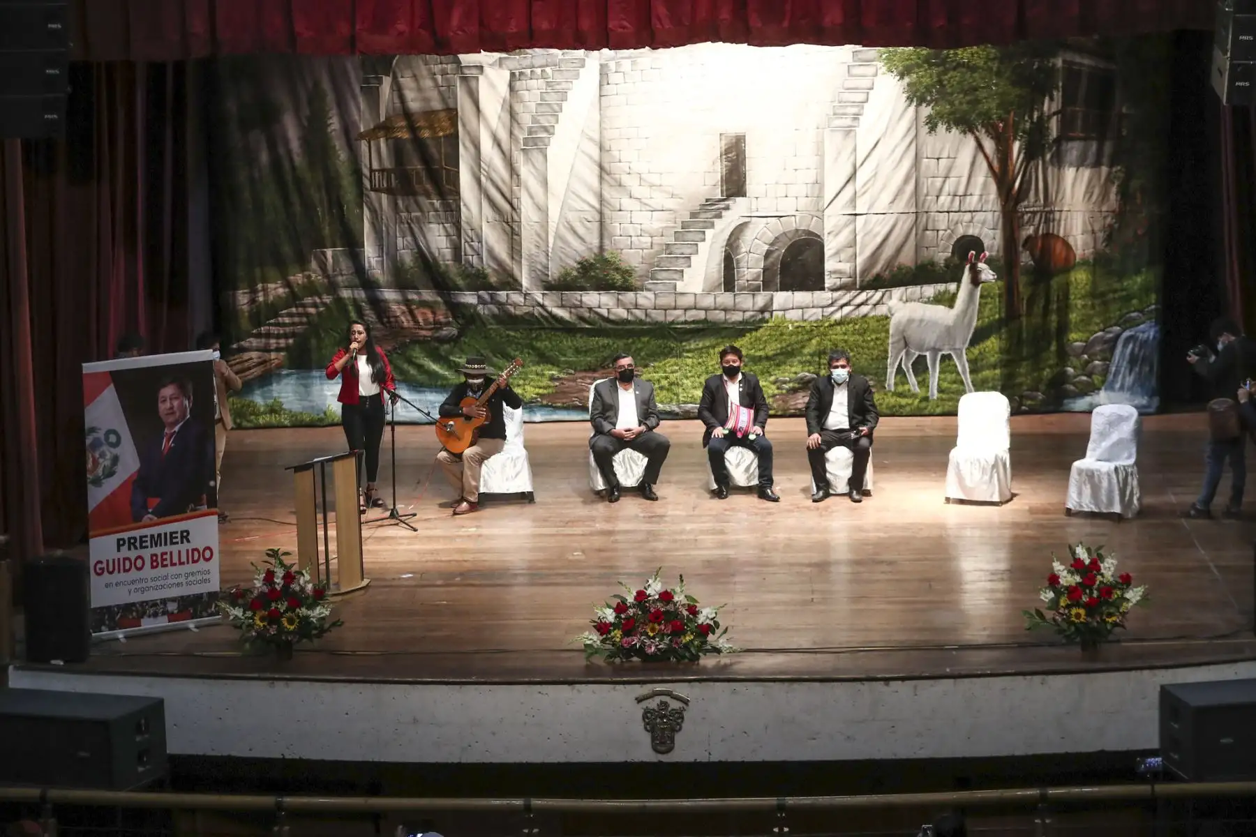 El presidente del Consejo de Ministros, Guido Bellido, participa en encuentro con organizaciones sindicales y sociales, en la región Arequipa. Foto: PCM