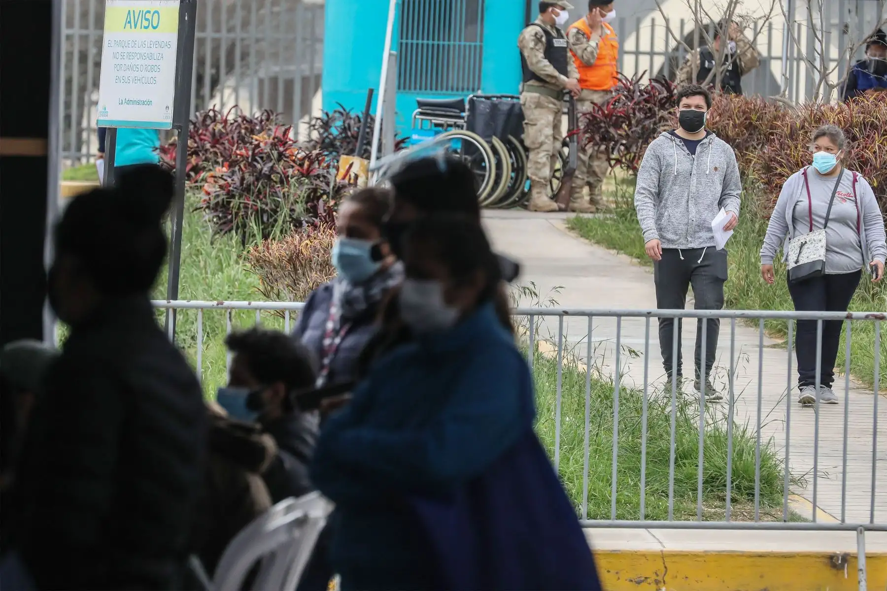 Hoy inicia la vacunación contra la covid 19 a personas de 21 y 22 años en Lima y Callao, en el  centro de vacunación del Parque de las Leyendas en el distrito de San Miguel.
Foto: ANDINA/Andrés Valle