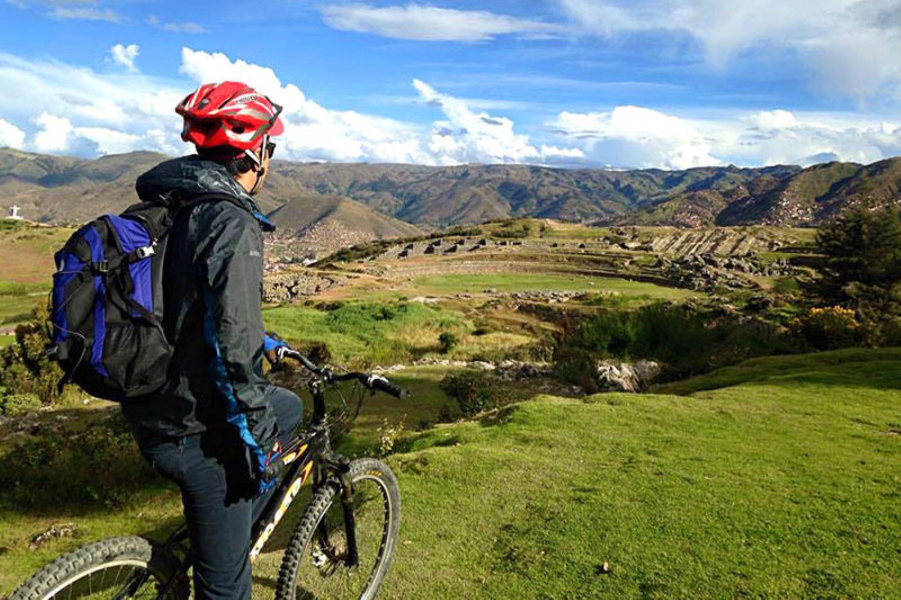 El Valle Sagrado, en la provincia de Urubamba, reúne magníficos escenarios para deportes de aventura como el ciclismo de ruta. ANDINA/Difusión