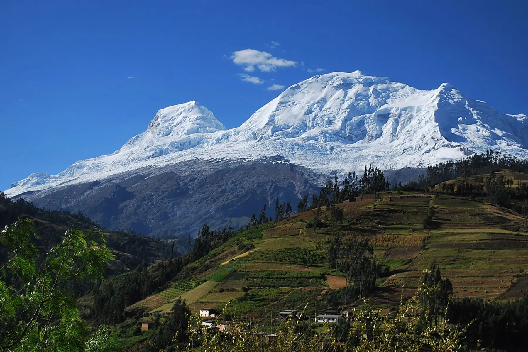 Montaña nevada tropical más alta del mundo, el Huascarán, de 6.768 msnm, en la región Ancash.
Foto: AFP