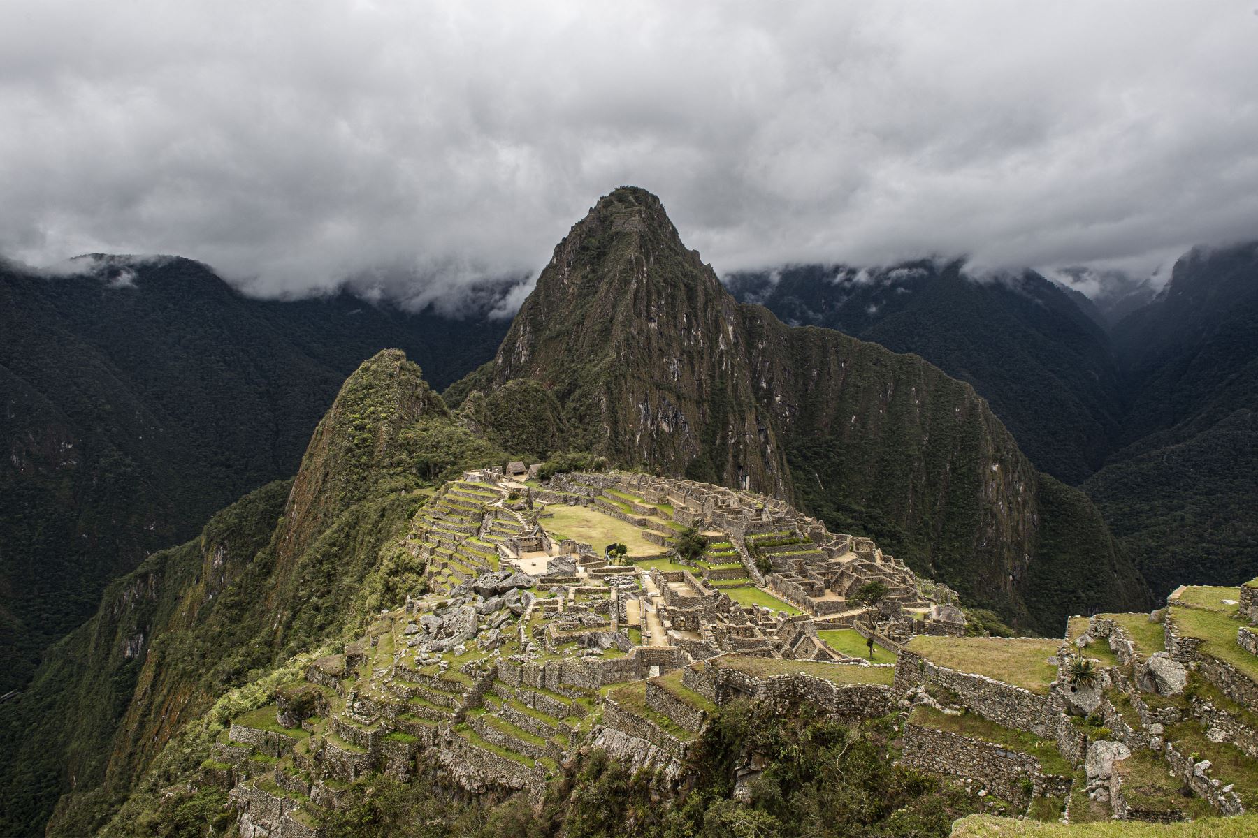 Prestigiosas publicaciones como National Geographic, Telemundo y Clarín resaltan que la ciudadela inca de Machu Picchu no deja de revelar secretos de su sorprendente construcción. Foto: AFP
