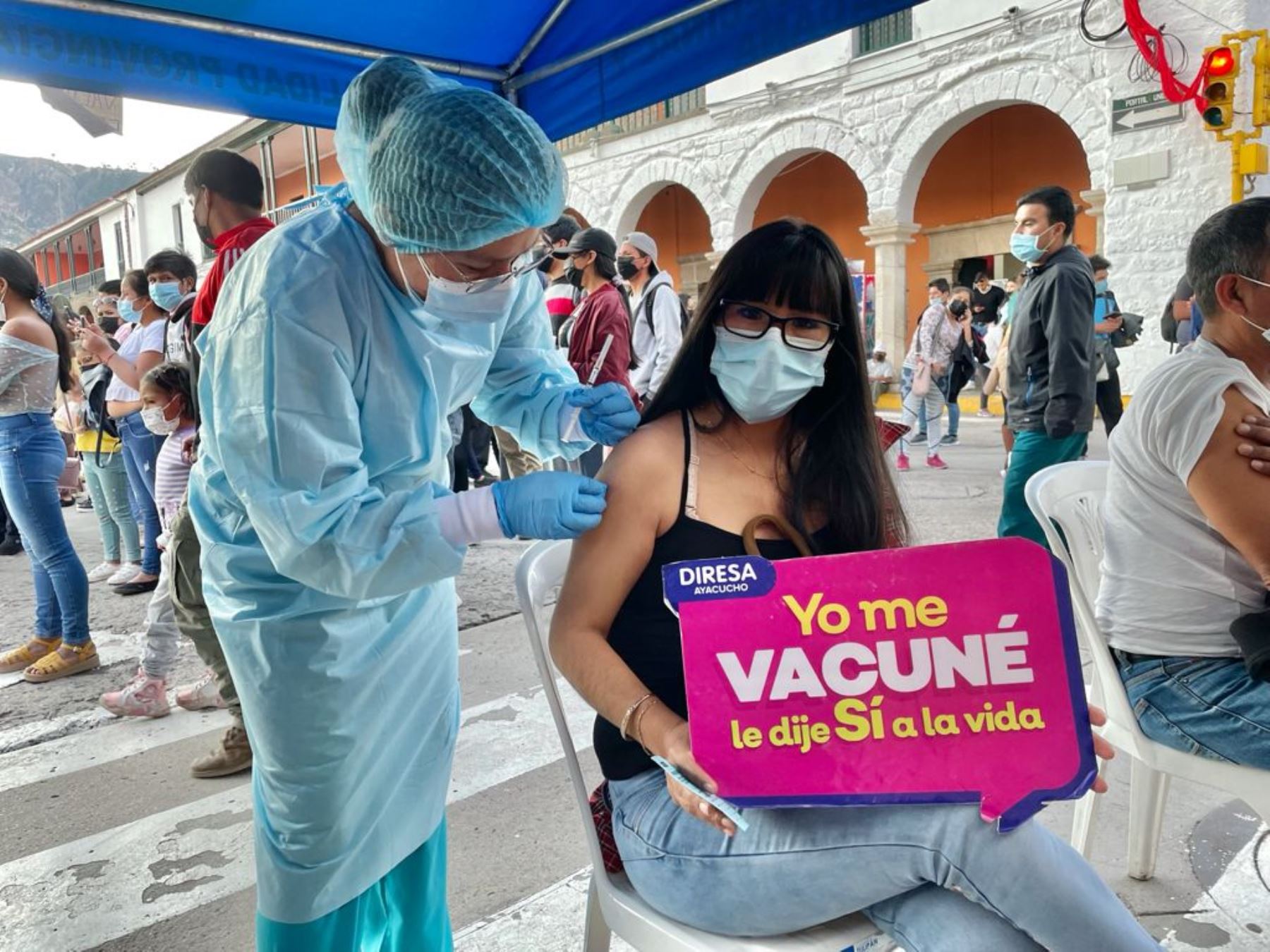 Según el Minsa, la población objetivo que debe recibir la vacuna contra el covid-19 está compuesta por hombres y mujeres mayores de 12 años, que en el Perú suman 28 millones 24,250 personas. Foto: ANDINA/Minsa.