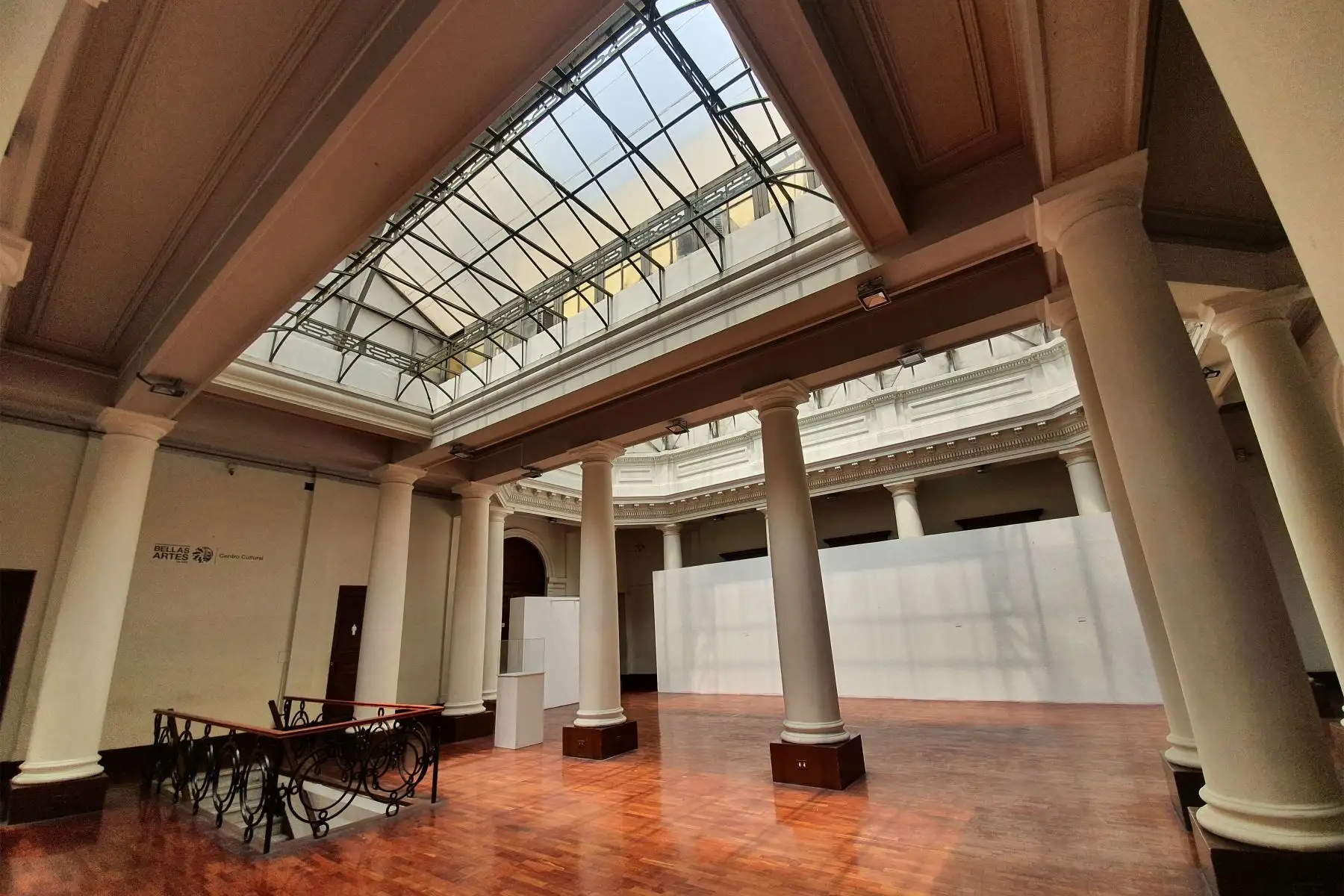 La Ensabap, por medio de la subdirección de Extensión Educativa y Promoción Cultural, continúa brindando cursos libres dirigidos a grupos vulnerables.
Foto : Ensabap