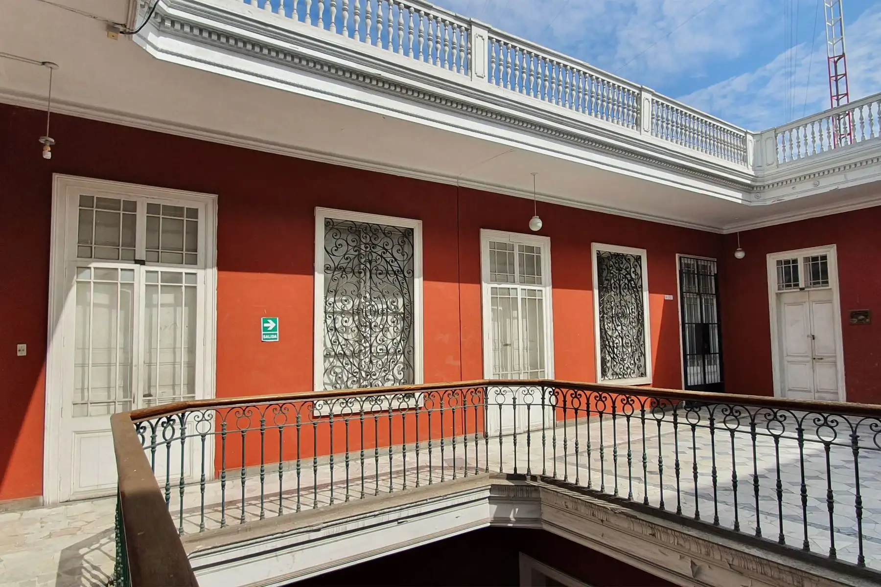 La Ensabap cuenta con tres locales: la sede central, la sede Canevaro y la sede Cultural. Además, posee un gran patrimonio estatuario, único en el ámbito latinoamericano.
Foto: Ensabap