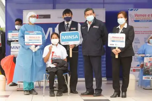 Ministro de Salud, Hernando Cevallos, dijo que la prioridad ahora es terminar con la segunda dosis a la población .objetivo. Foto: Minsa