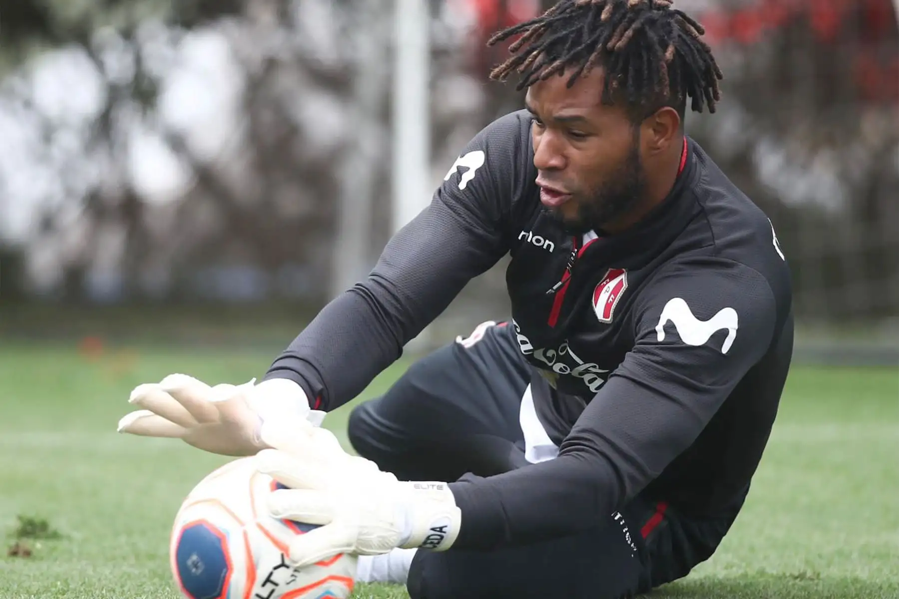 La selección peruana realiza su segundo día de entrenamiento en la Videna , donde inicia su operativo para enfrentar a Chile, Bolivia y Argentina durante las  eliminatorias Catar 2022.
 En la foto, Carlos Caceda. .
 Foto: Selección Peruana