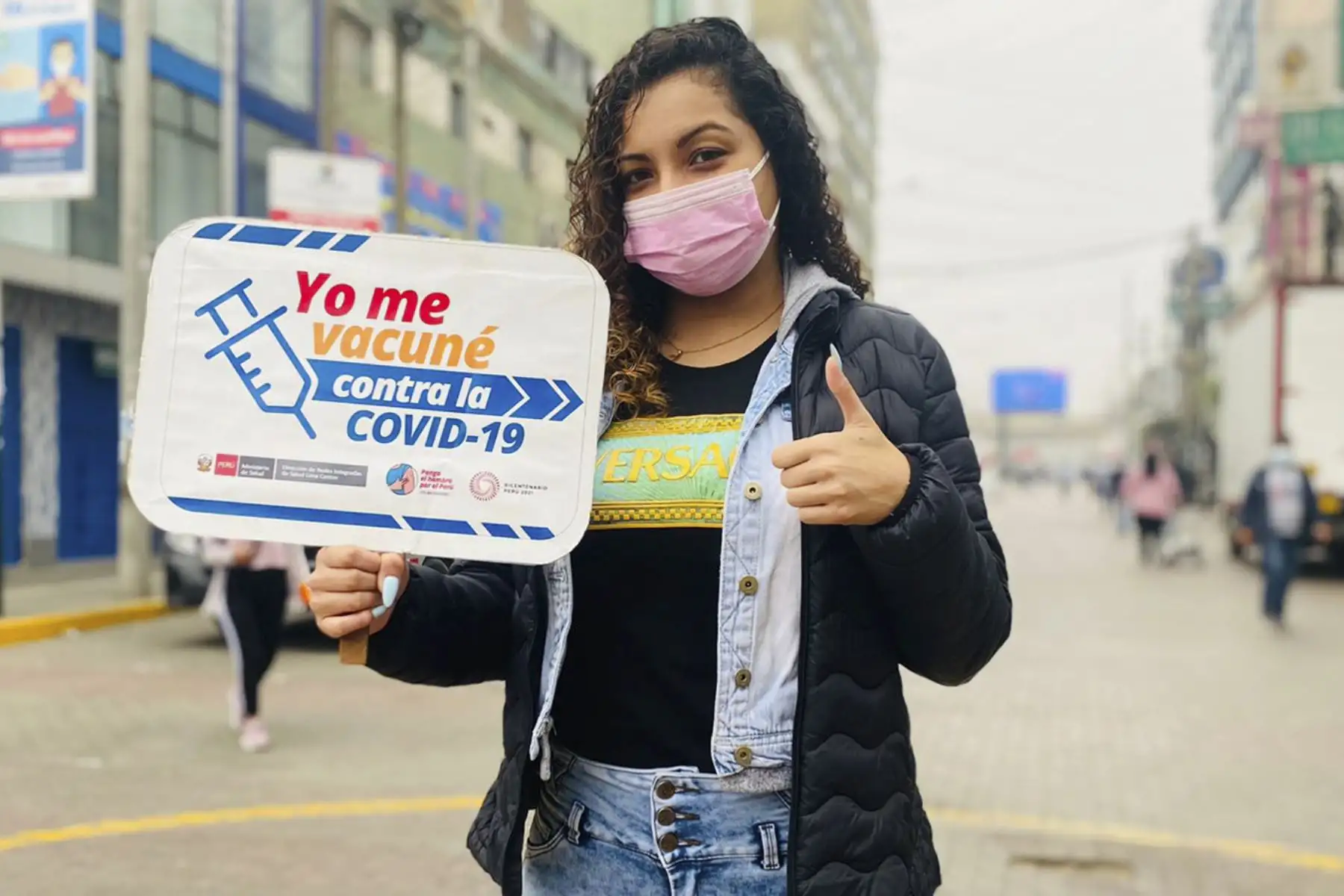 En el marco del fortalecimiento del proceso de vacunación, la Diris Lima Centro estableció un punto de vacunación en el Emporio Comercial de Gamarra, para que se desarrolle una campaña de vacunación contra la covid-19, los días martes 28, miércoles 29 y jueves 30 de septiembre, logrando inocular a 607 personas en este primer día. Foto: Diris Lima Centro