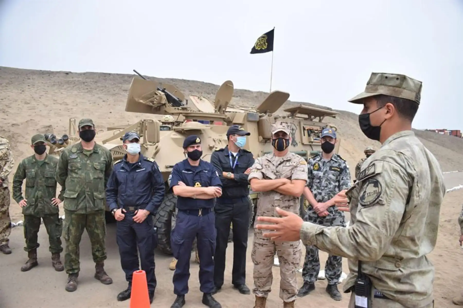 En el marco del Bicentenario institucional, la Marina de Guerra del Perú viene ejecutando, el Ejercicio Multinacional UNITAS –LXII.  Se realizó el ejercicio Photoex, donde se pudo apreciar el despliegue de las unidades navales participantes en el Ejercicio Multinacional Unitas LXII - 2021.
Foto: Marina de Guerra del Perú