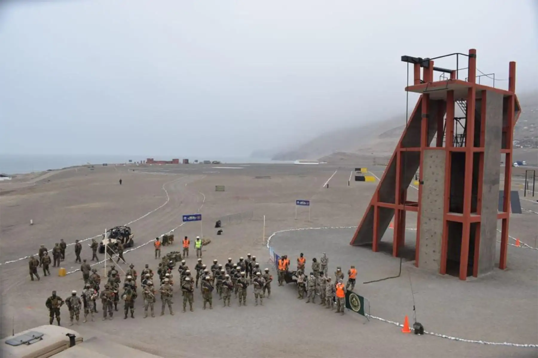 En el marco del Bicentenario institucional, la Marina de Guerra del Perú viene ejecutando, el Ejercicio Multinacional UNITAS –LXII.  Se realizó el ejercicio Photoex, donde se pudo apreciar el despliegue de las unidades navales participantes en el Ejercicio Multinacional Unitas LXII - 2021.
Foto: Marina de Guerra del Perú