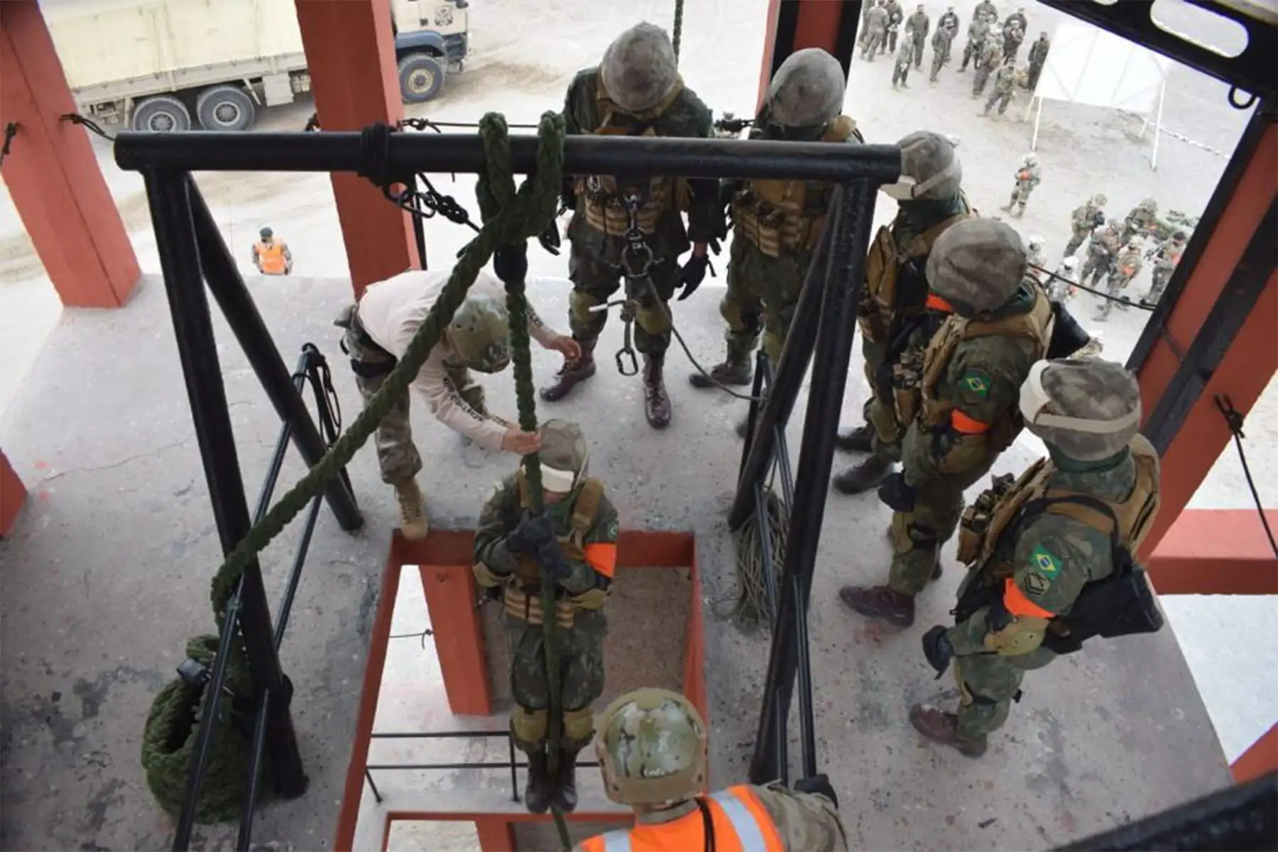 En el marco del Bicentenario institucional, la Marina de Guerra del Perú viene ejecutando, el Ejercicio Multinacional UNITAS –LXII.  Se realizó el ejercicio Photoex, donde se pudo apreciar el despliegue de las unidades navales participantes en el Ejercicio Multinacional Unitas LXII - 2021.
Foto: Marina de Guerra del Perú