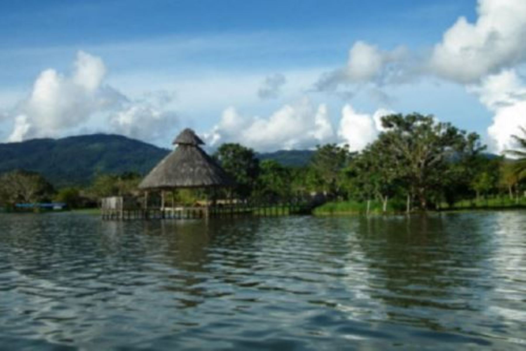 La laguna de Sauce, o laguna Azul, es uno de los principales atractivos turísticos de la región San Martín. Cortesía
